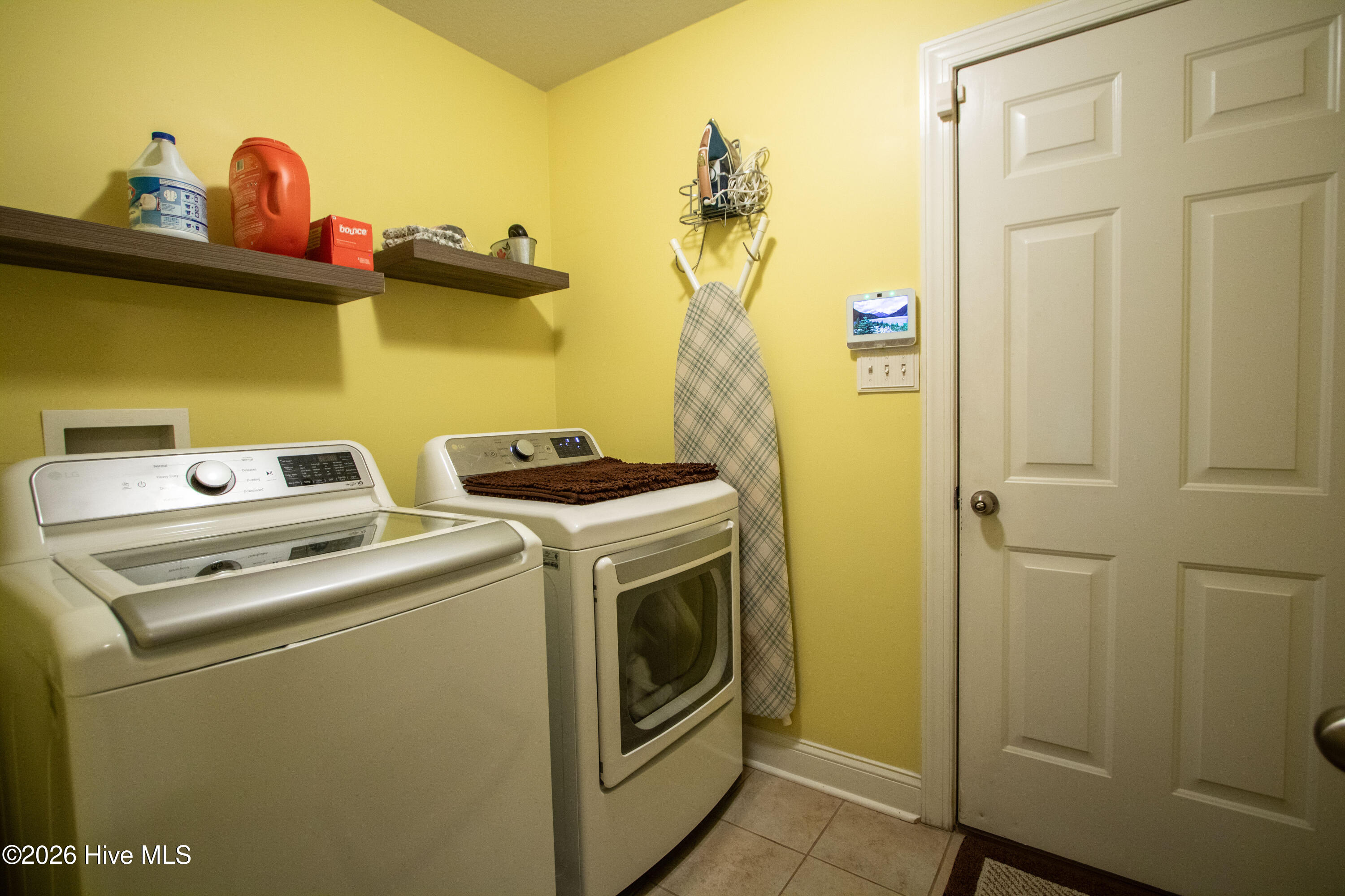 100569230 | Photo 22