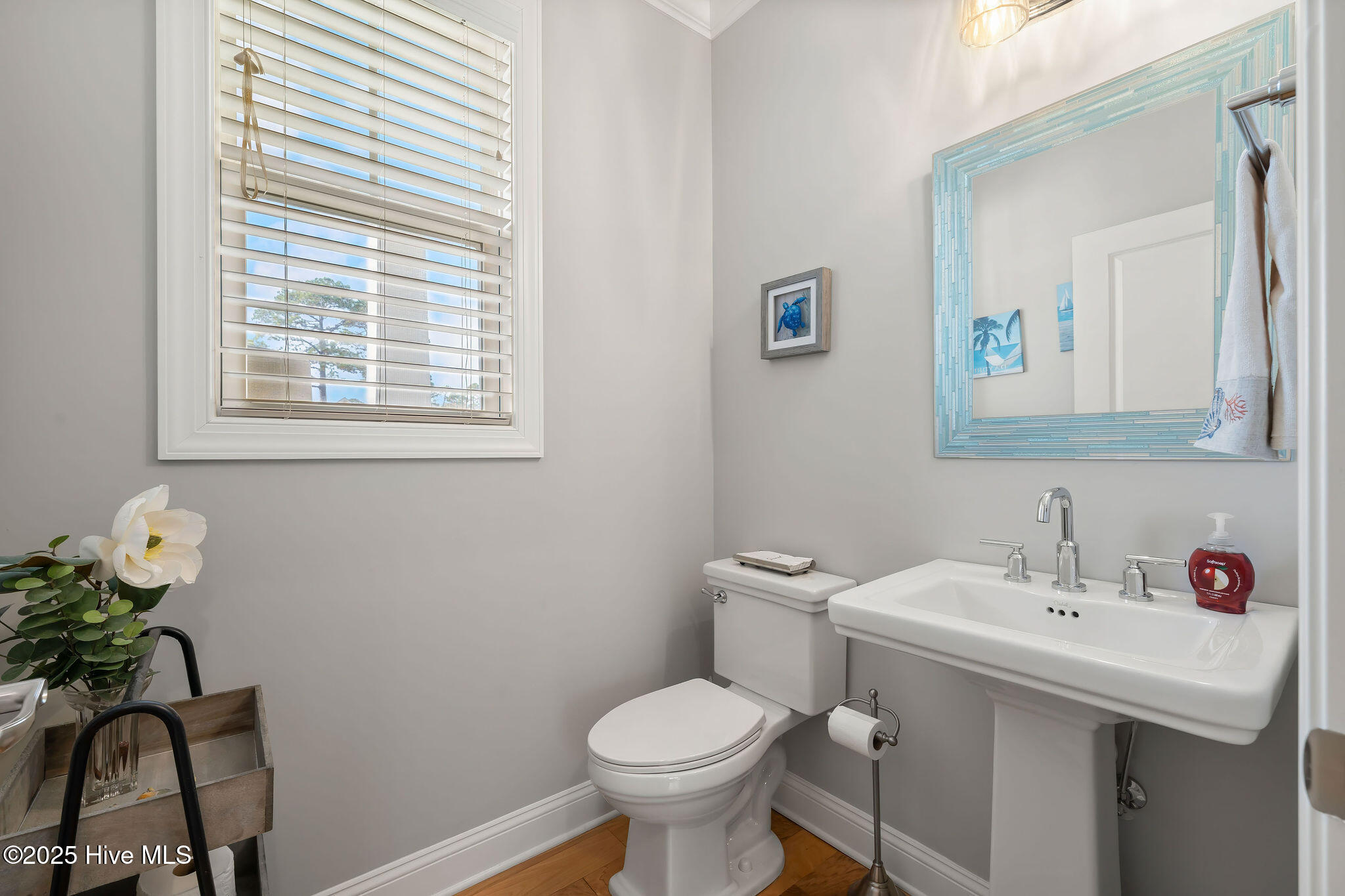 100547270 | Photo 38