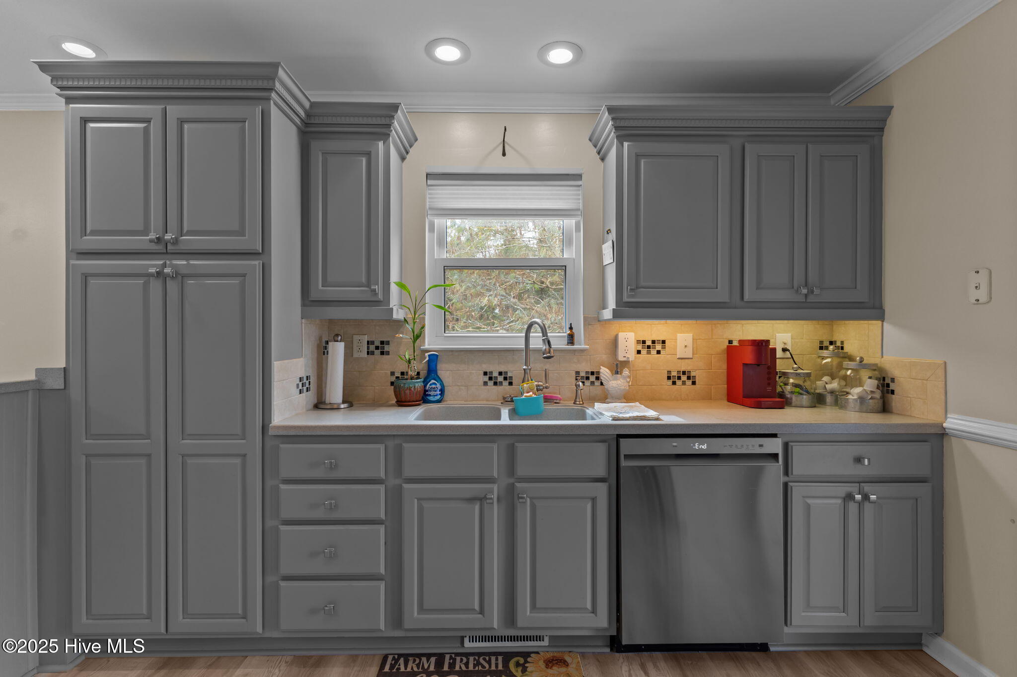 100535279 | Photo 21