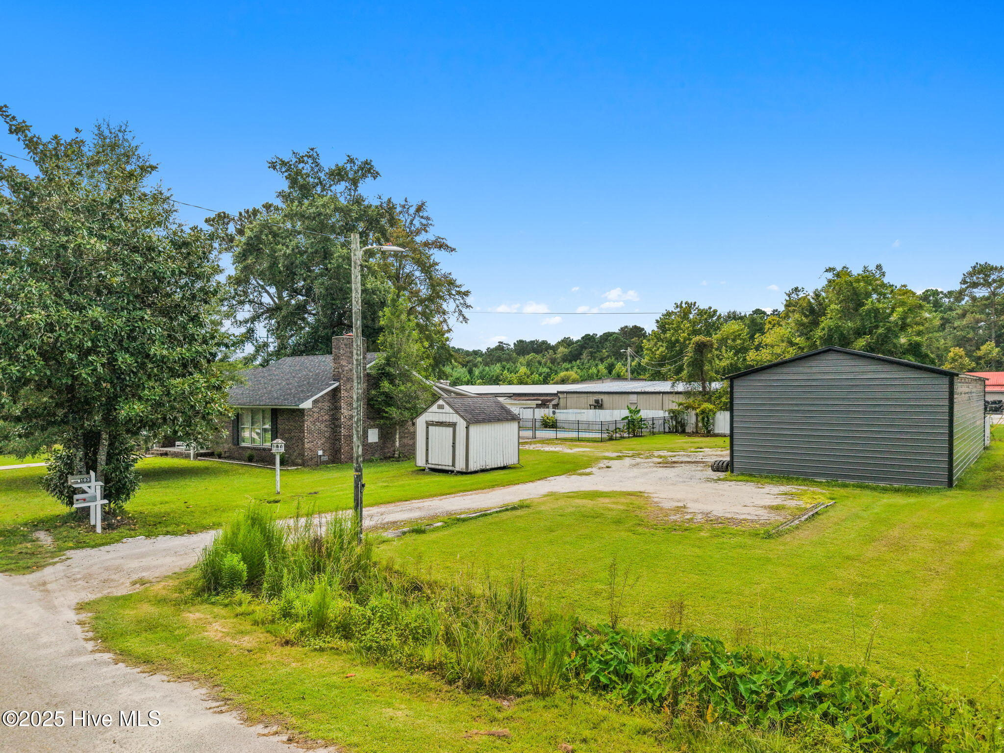 100527355 | Photo 12