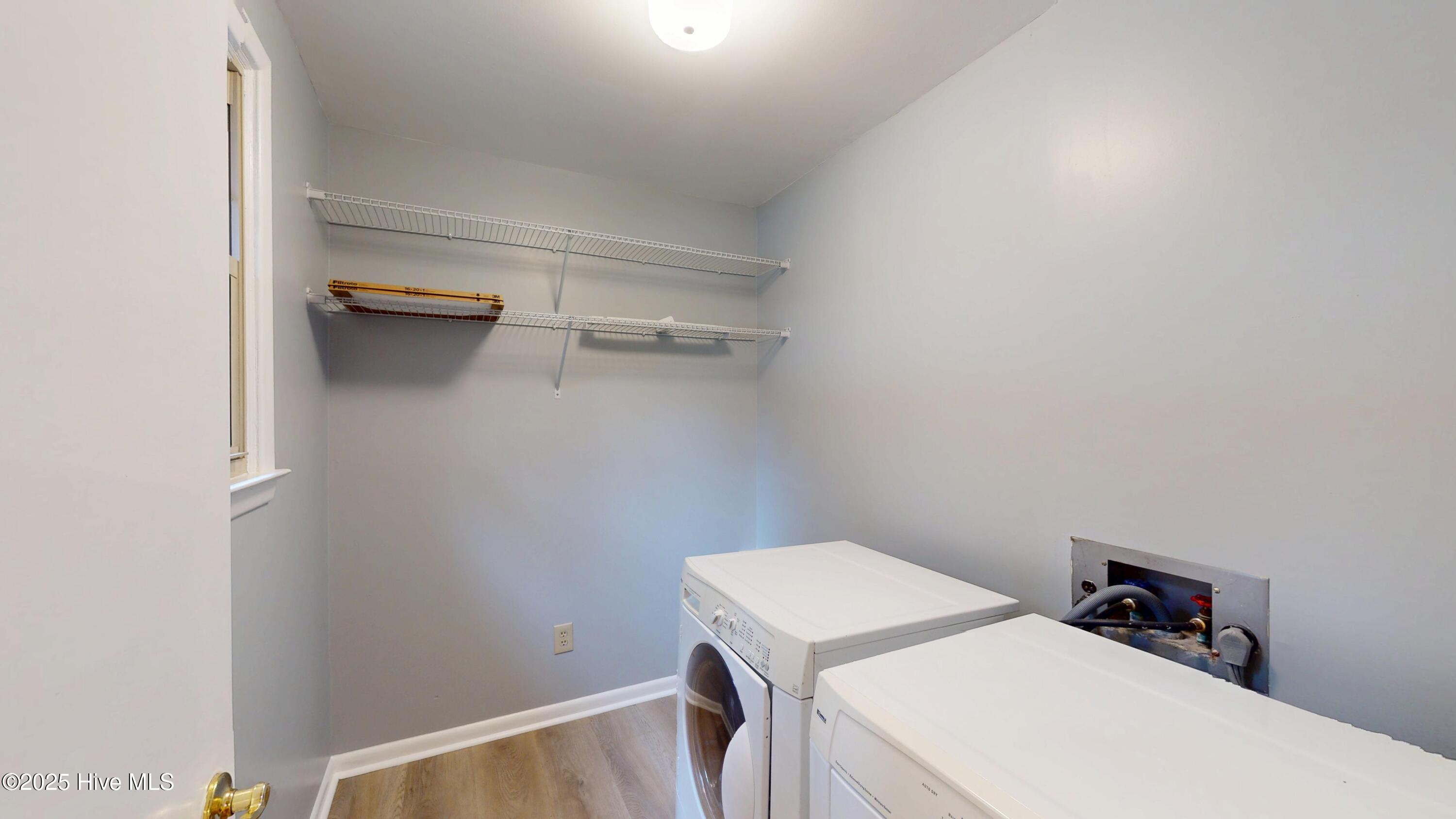 100536535 | Photo 19