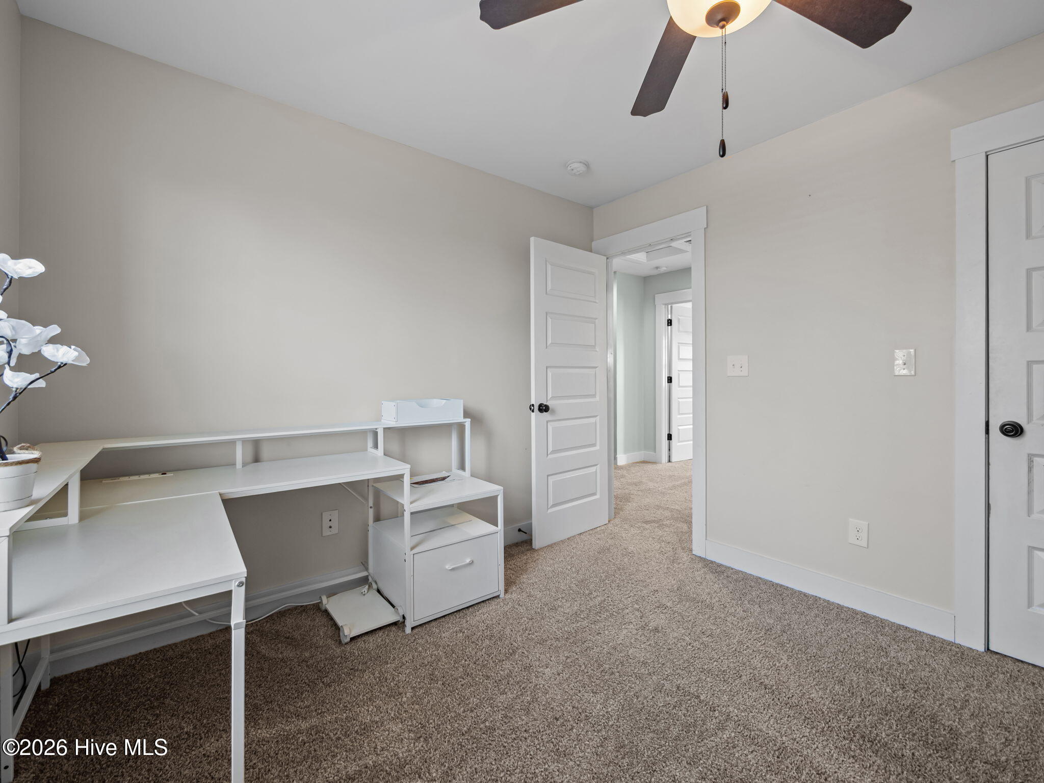 100553729 | Photo 32