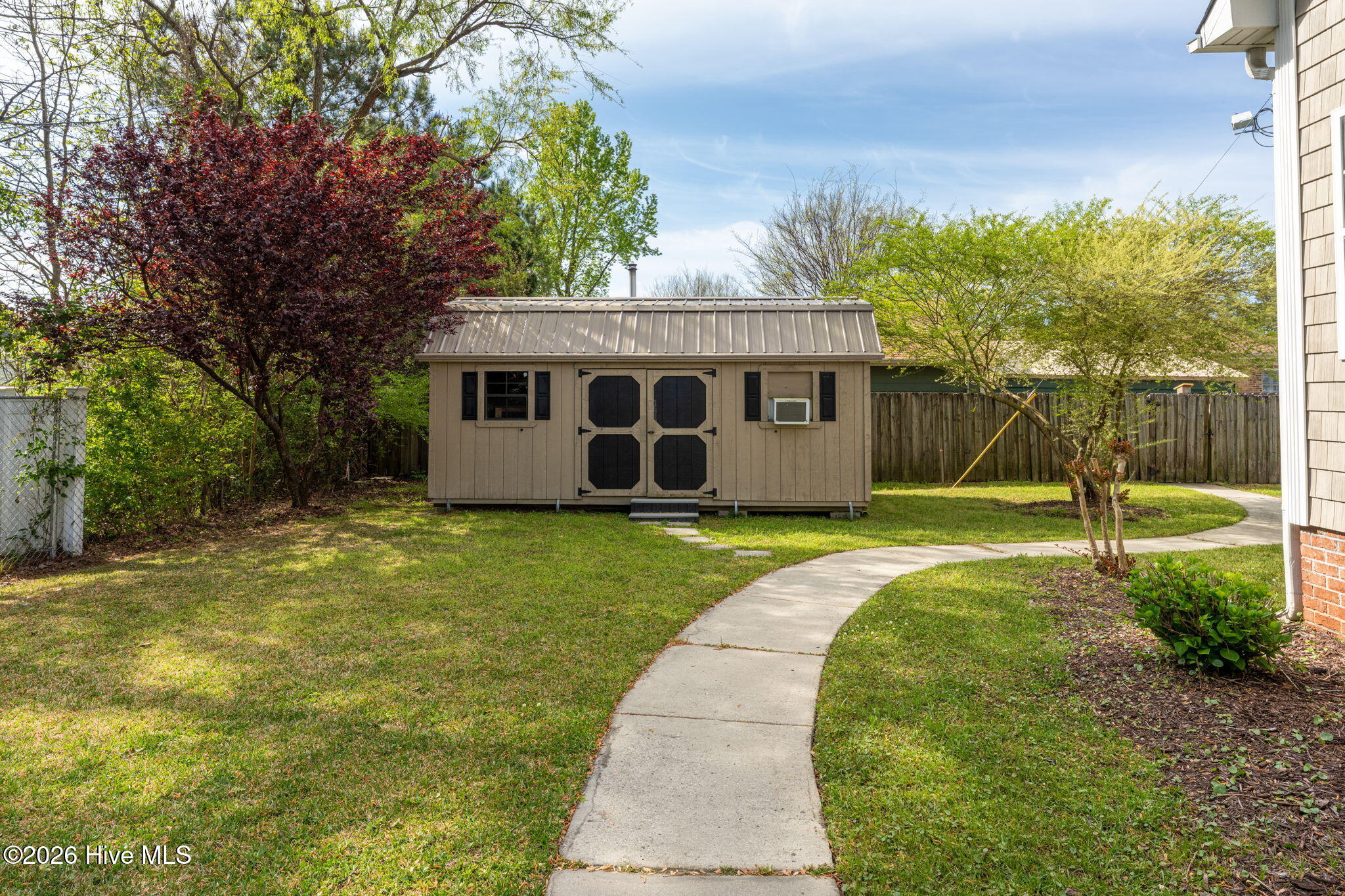 100564241 | Photo 46