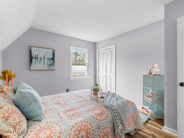 100558460 | Photo 23