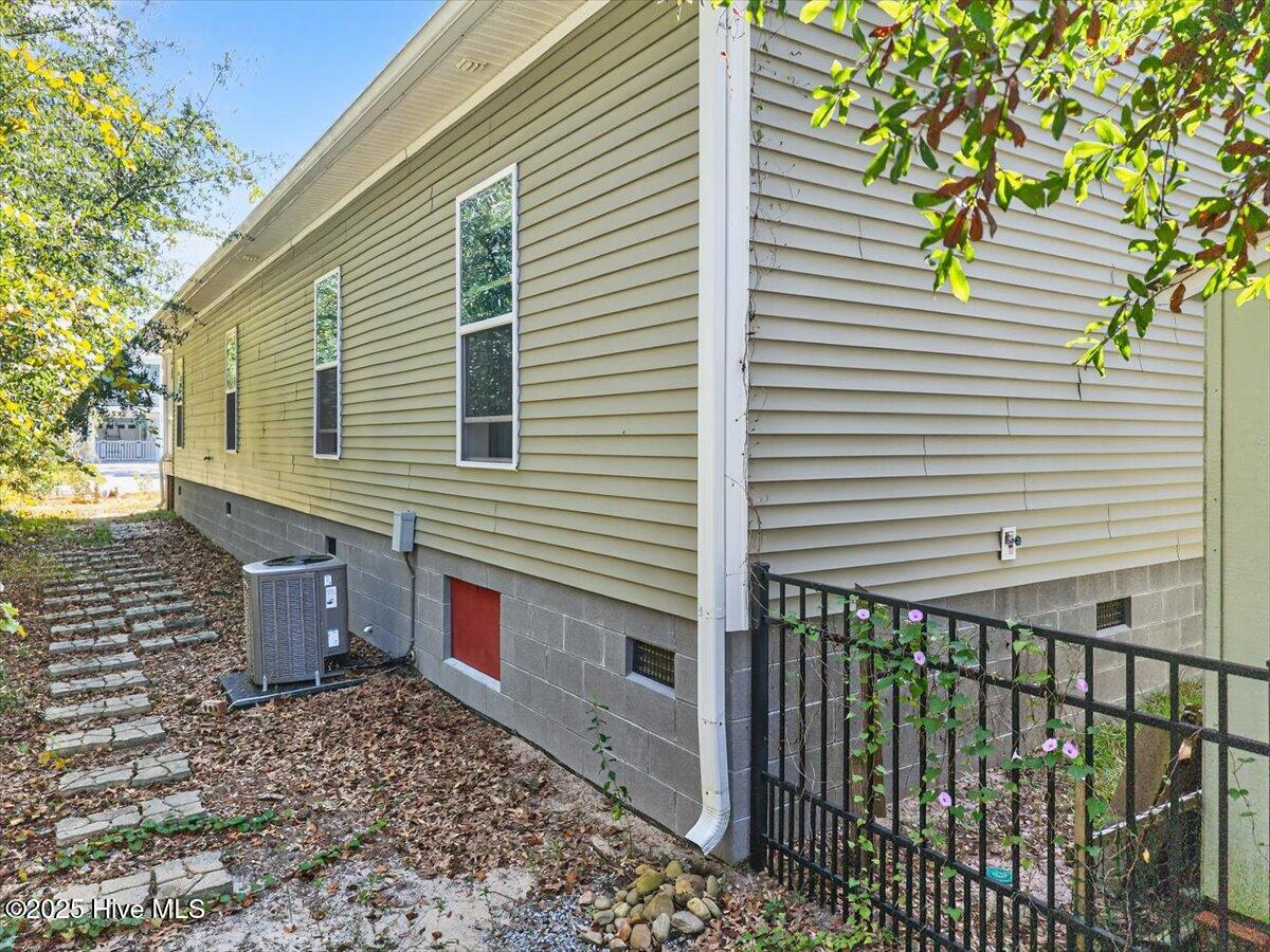 100534389 | Photo 33