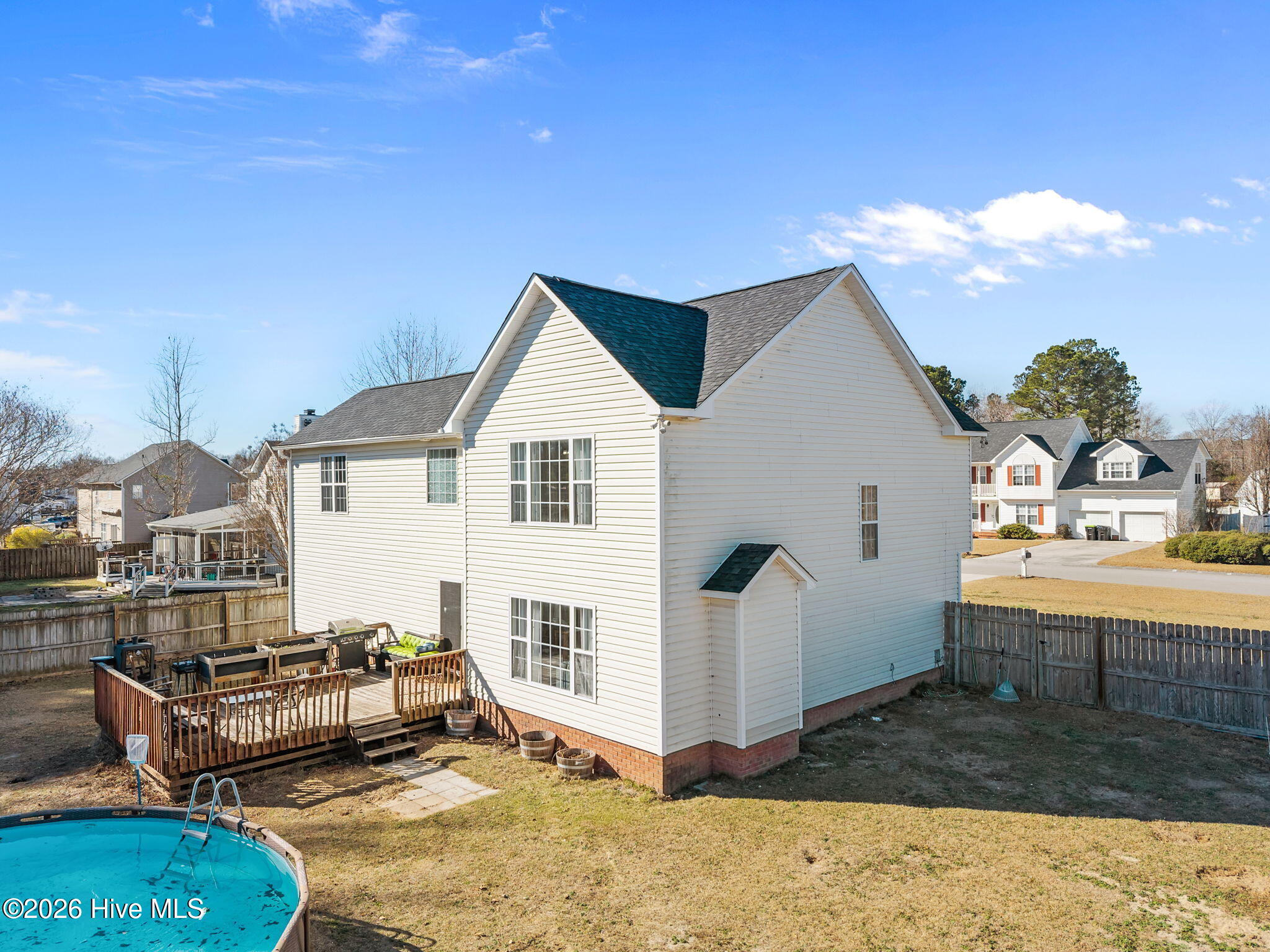 100549492 | Photo 40