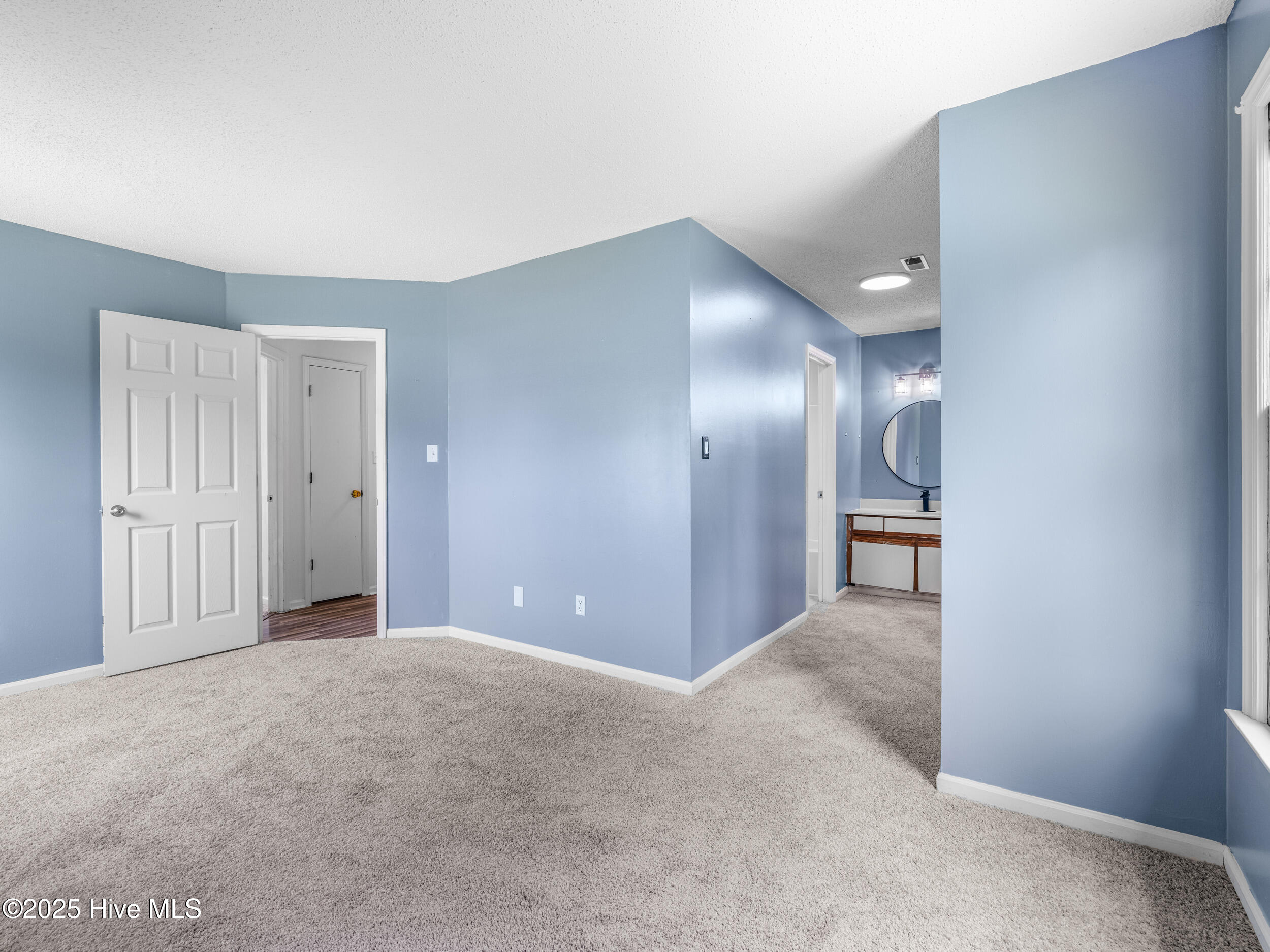 100521446 | Photo 17