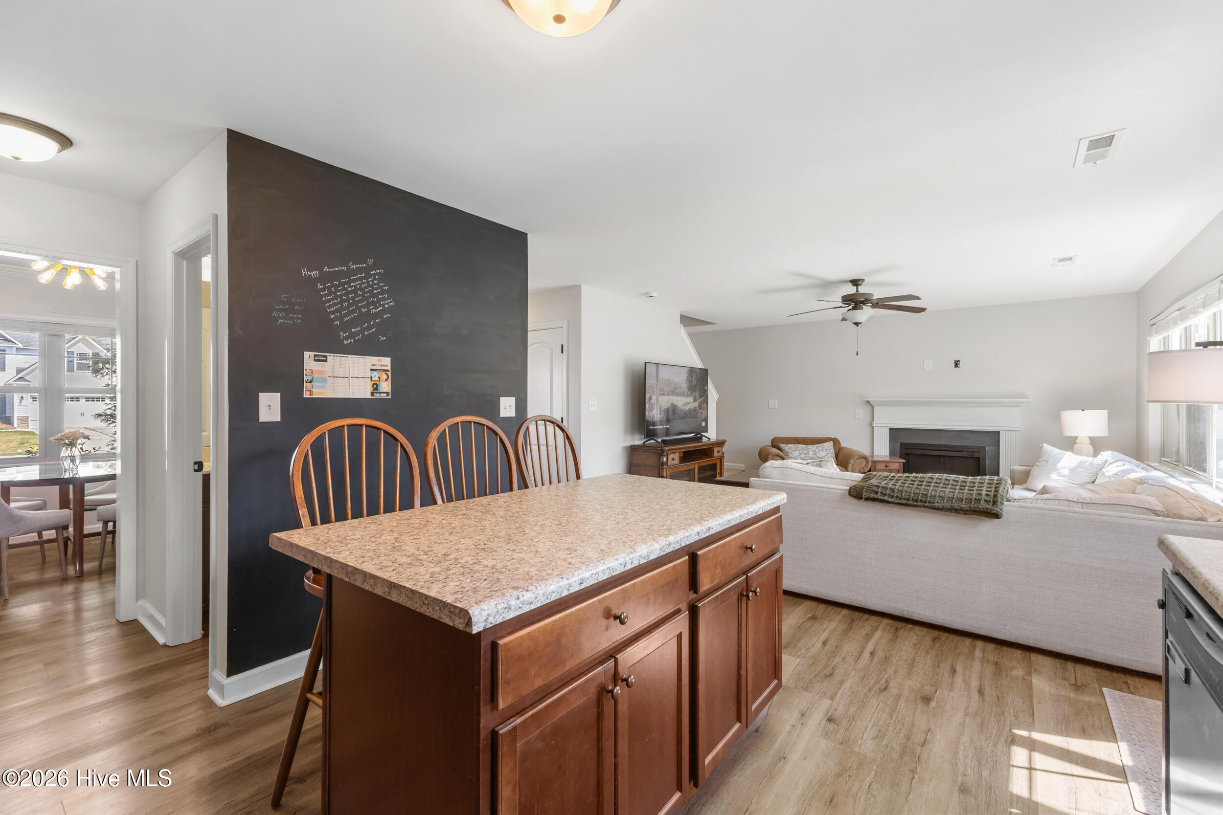 100563533 | Photo 13