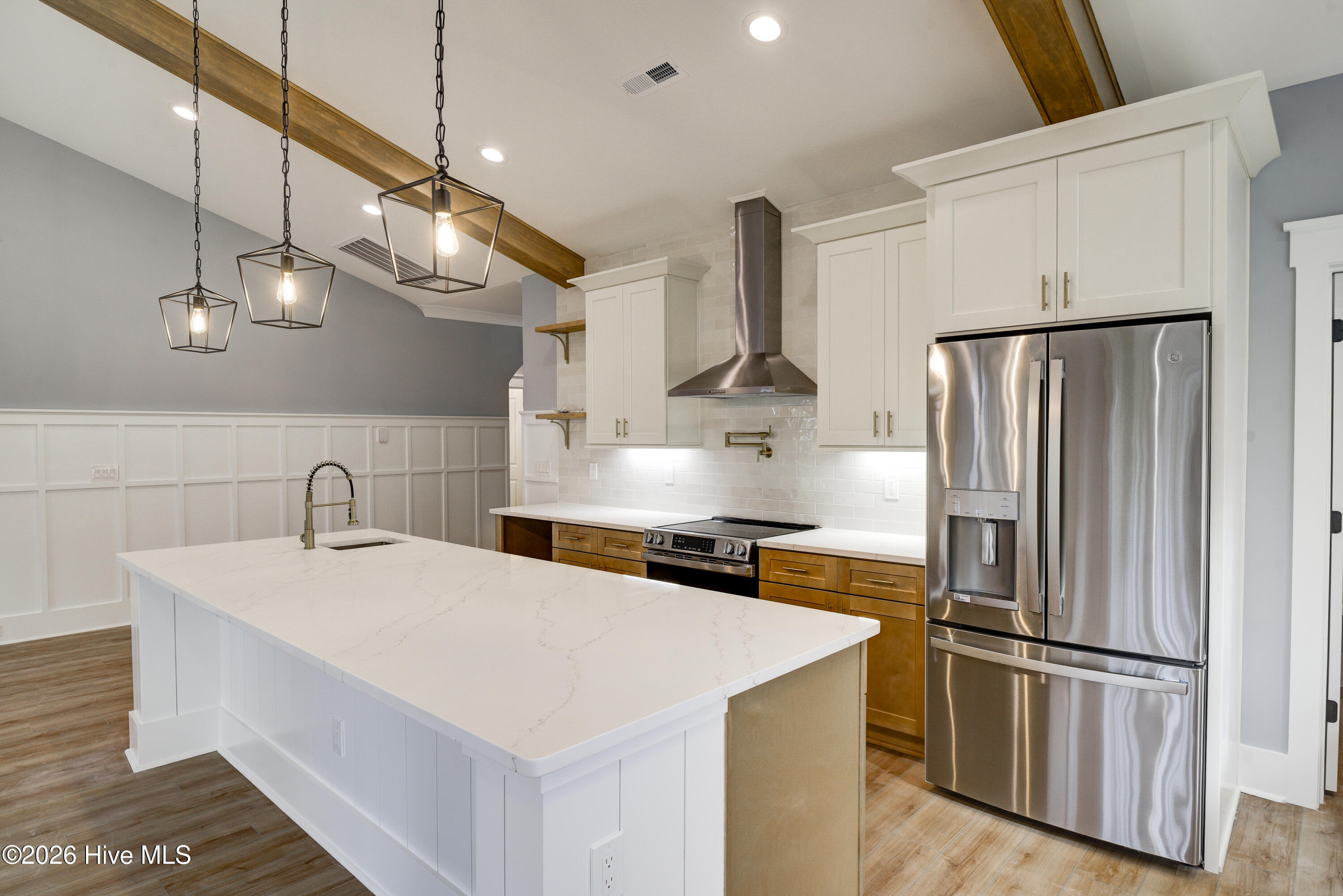 100557484 | Photo 24