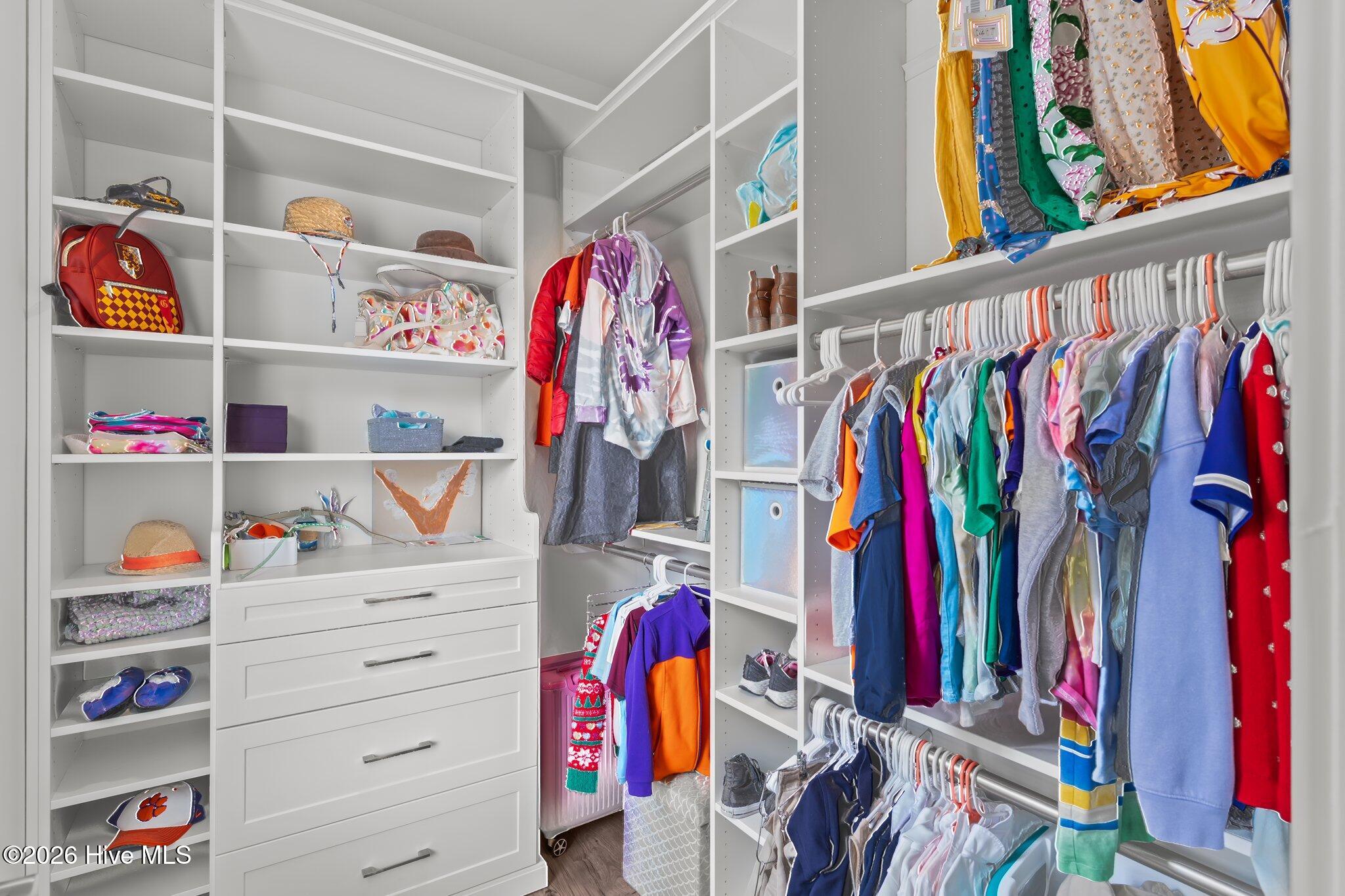 100552545 | Photo 39