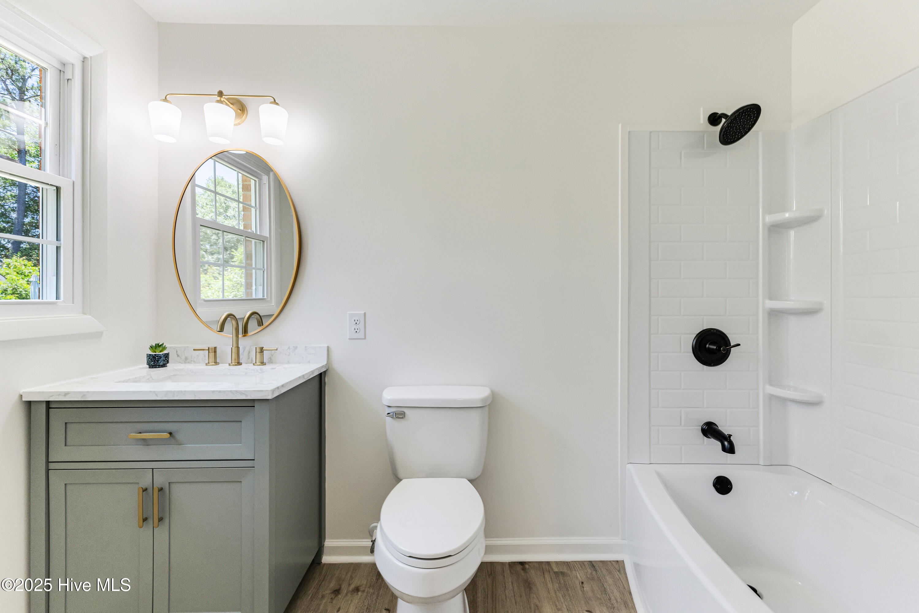 100509381 | Photo 30