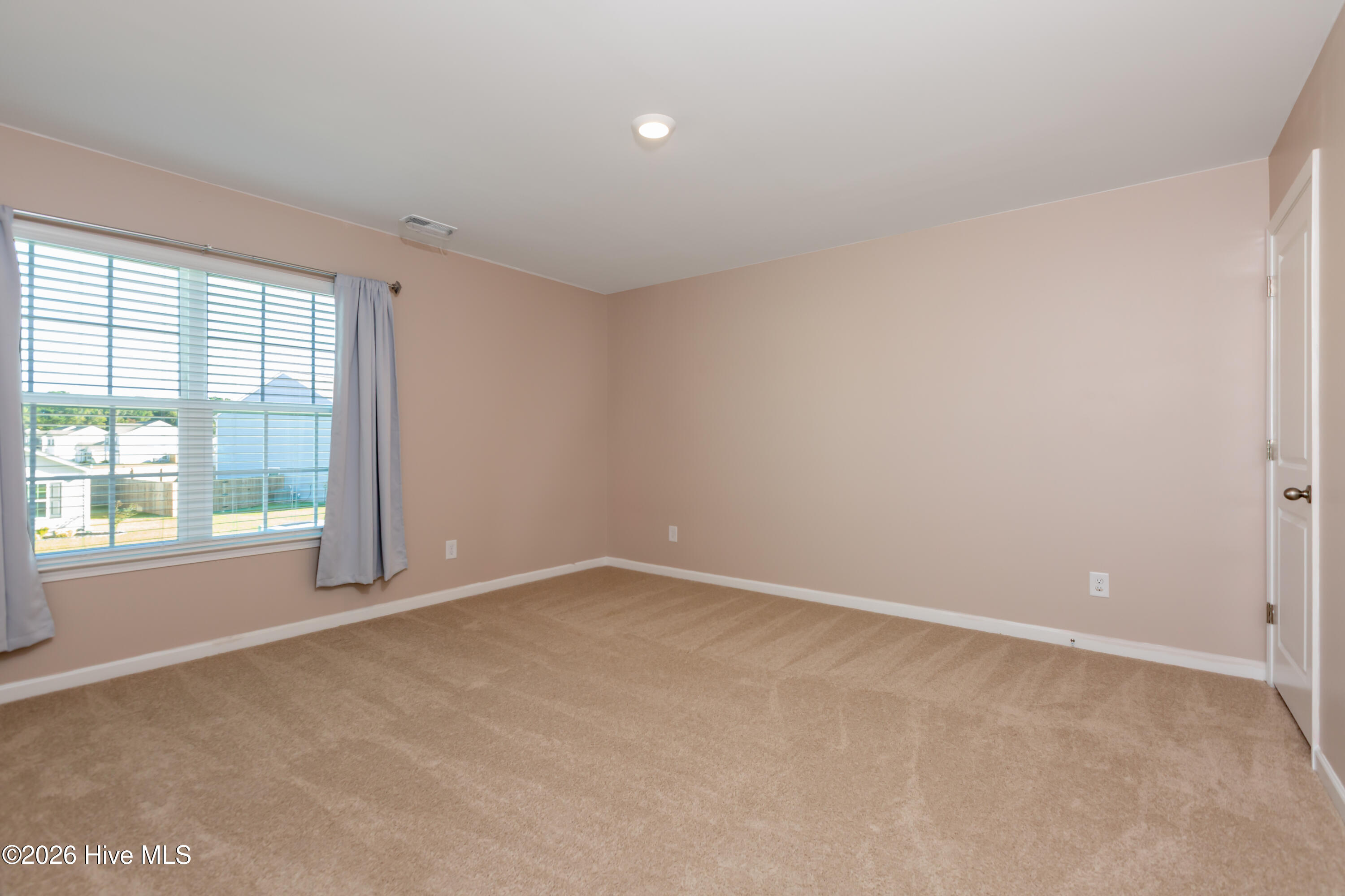 Photo 3 of Single family home for sale at 4009 Emerald View, New Bern, NC 28560 | MLS# 100596546 | Listing updated on 2026-10-08