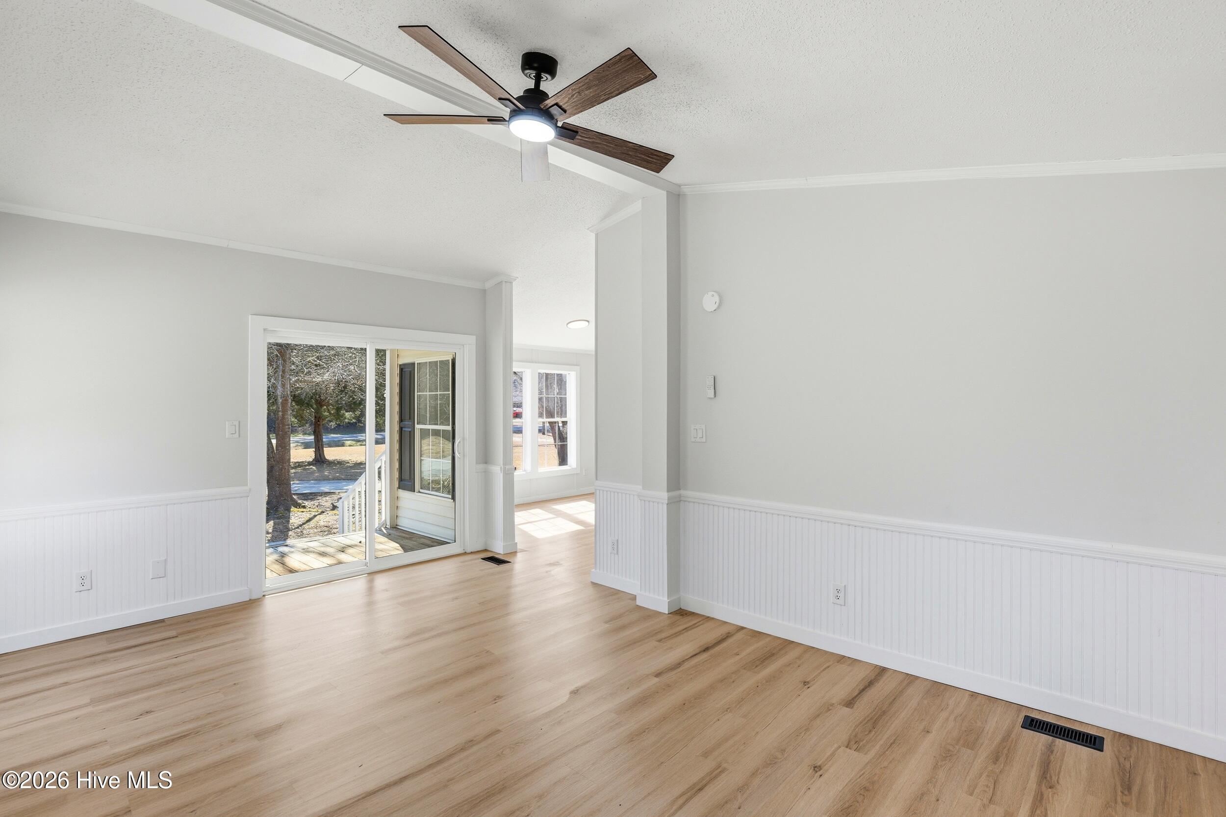 100556681 | Photo 15