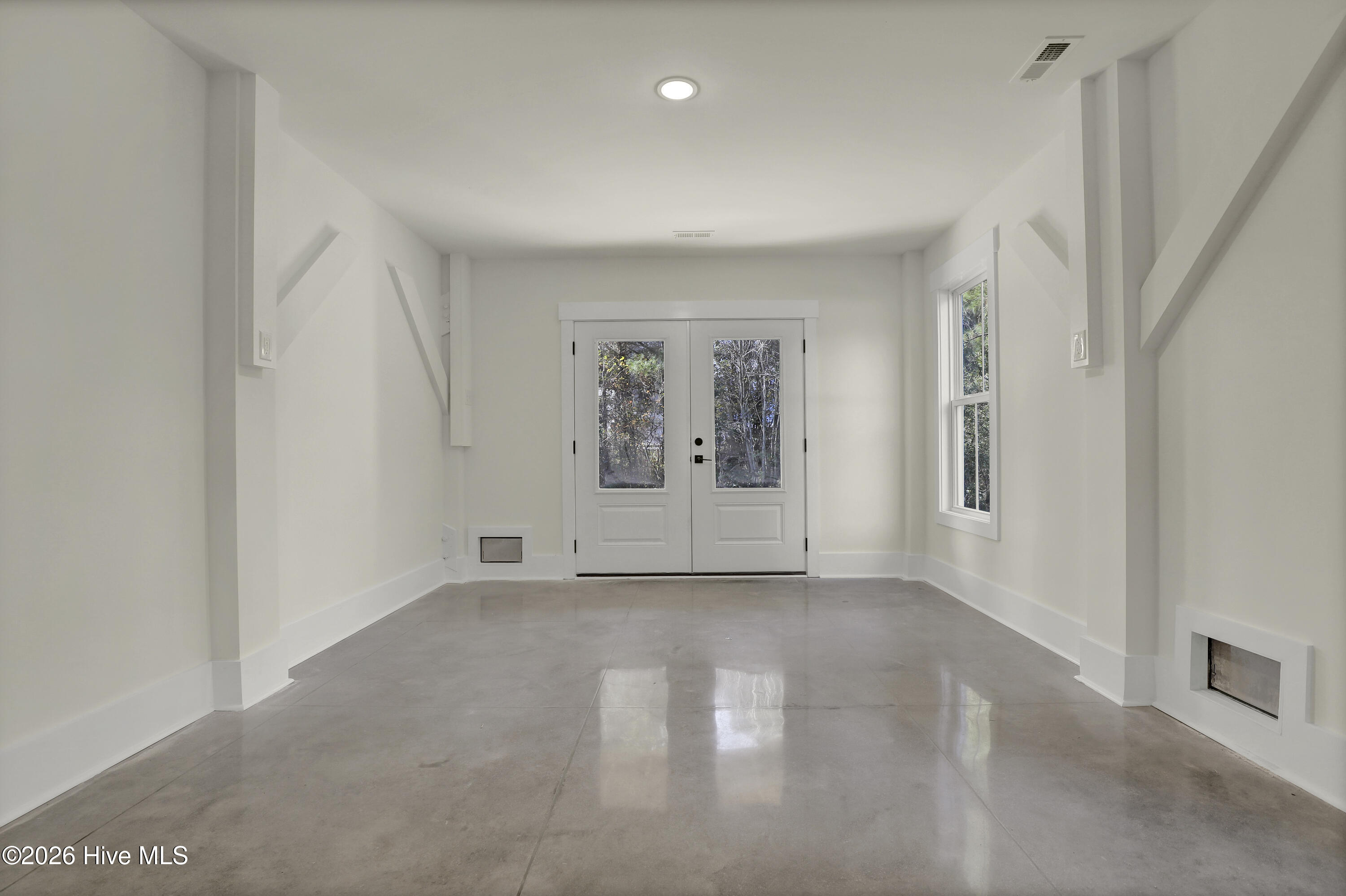 100536575 | Photo 31