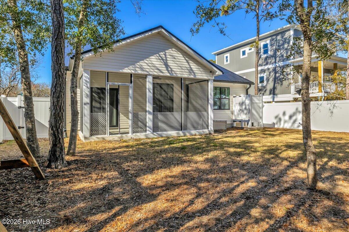 100552263 | Photo 31