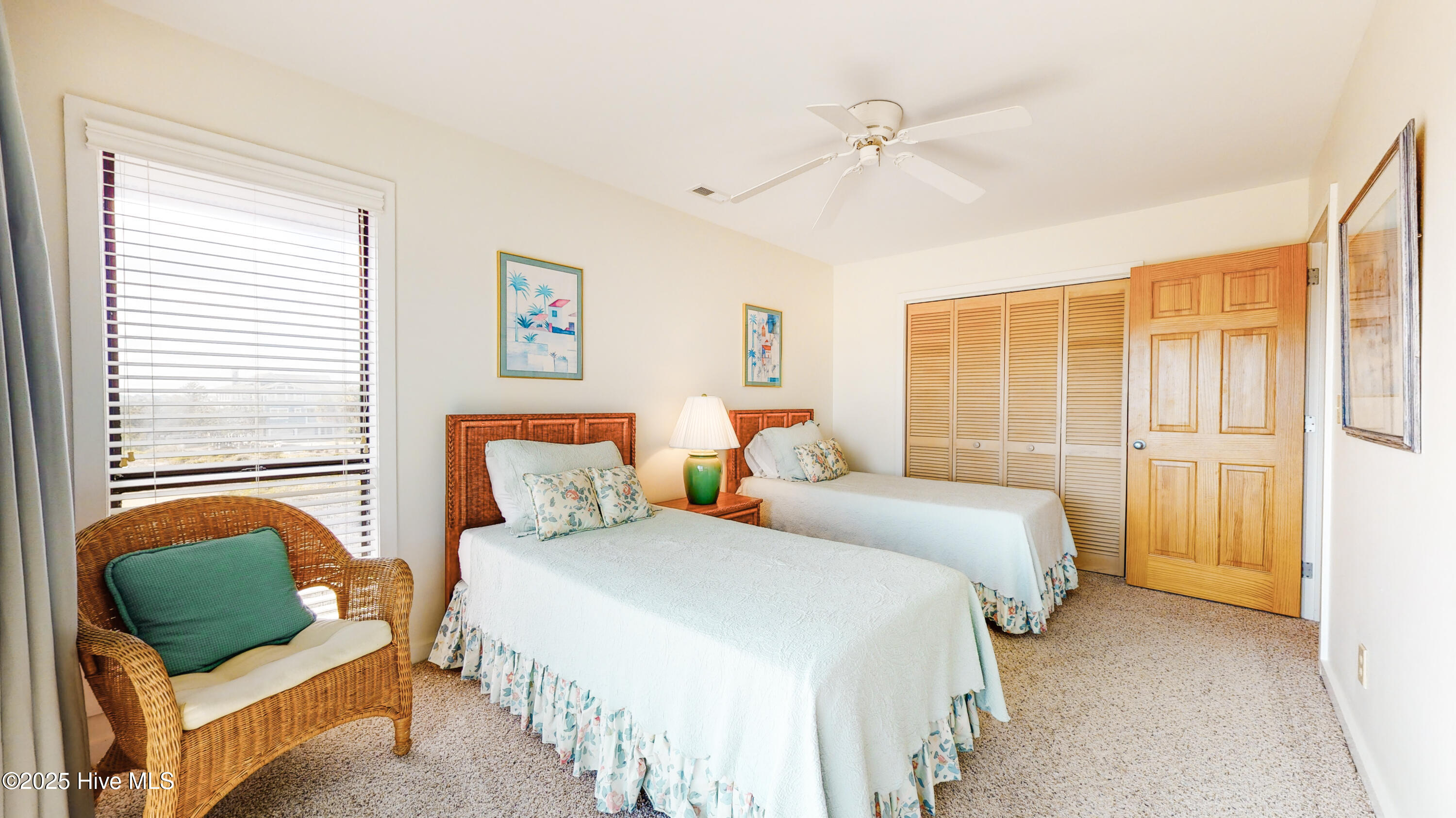 100529389 | Photo 16