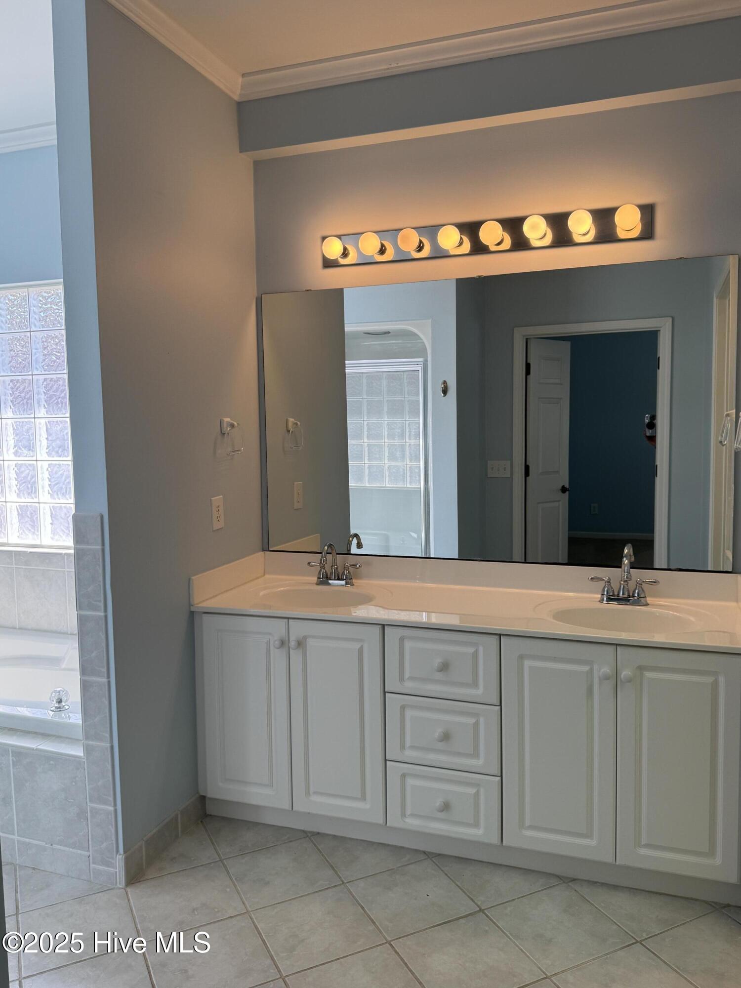 100532583 | Photo 18