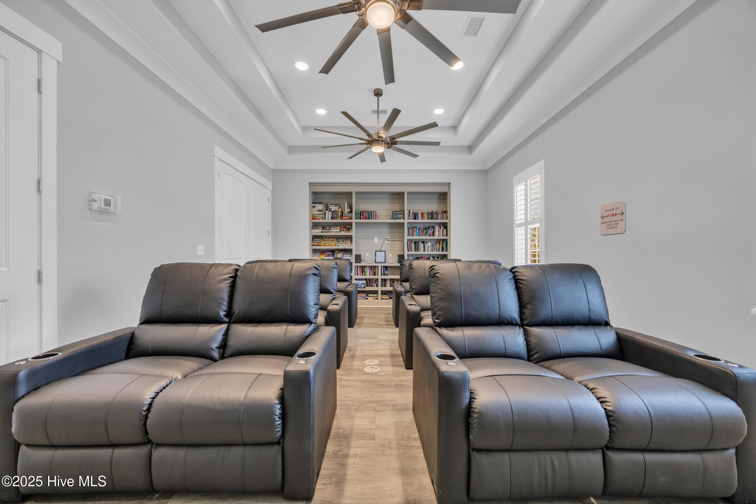 100541912 | Photo 18