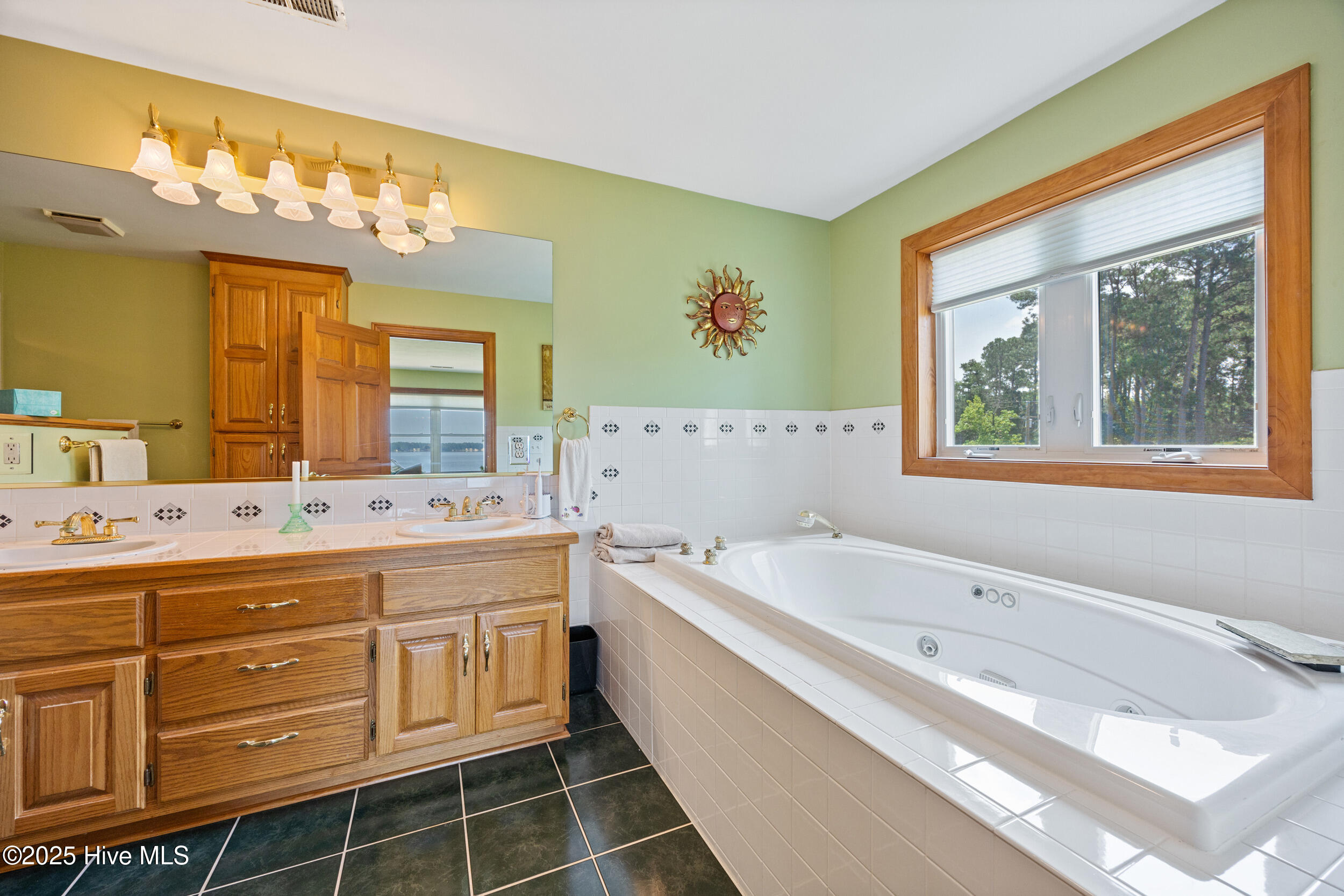 Primary bath