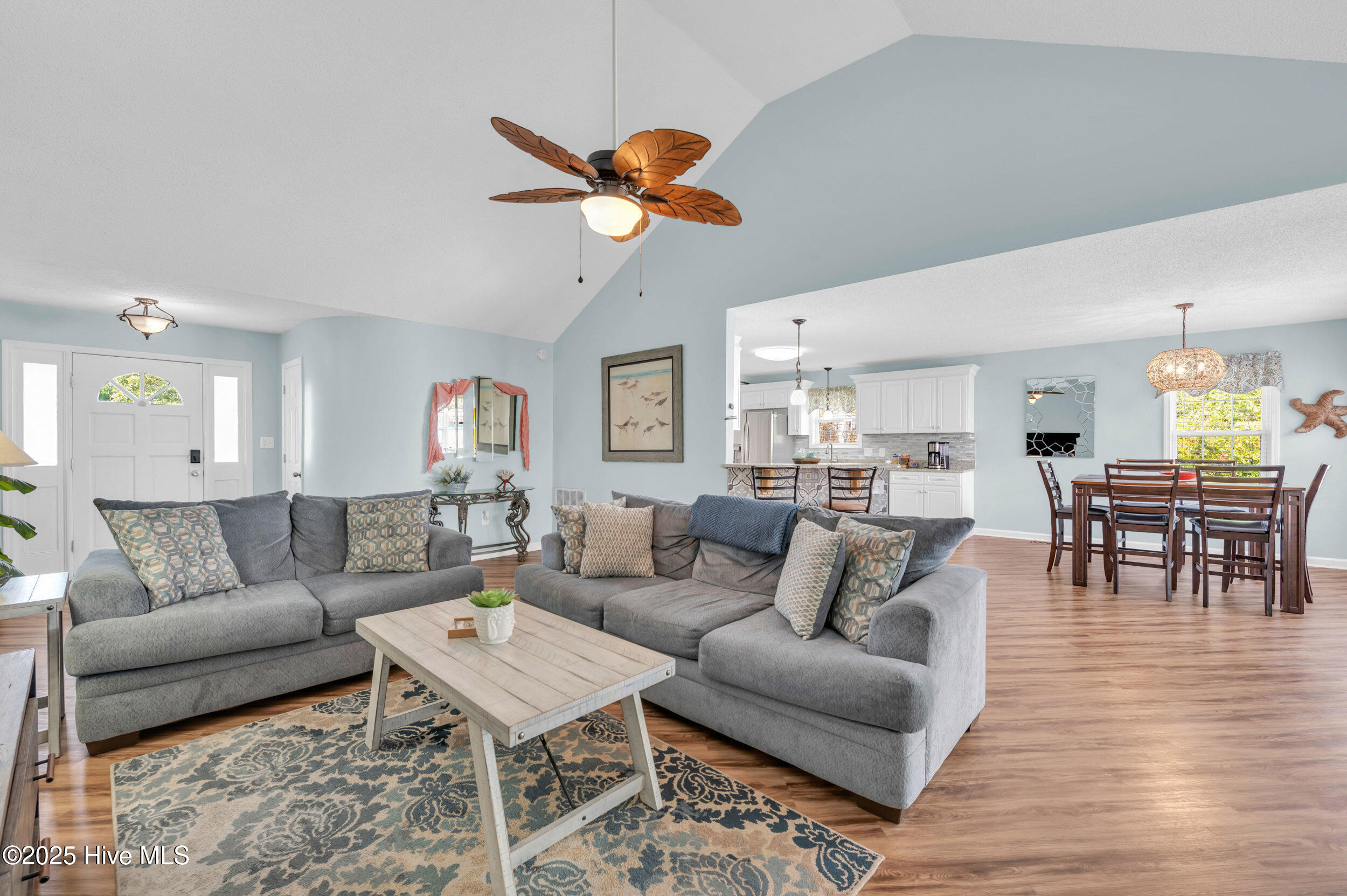 100543917 | Photo 14