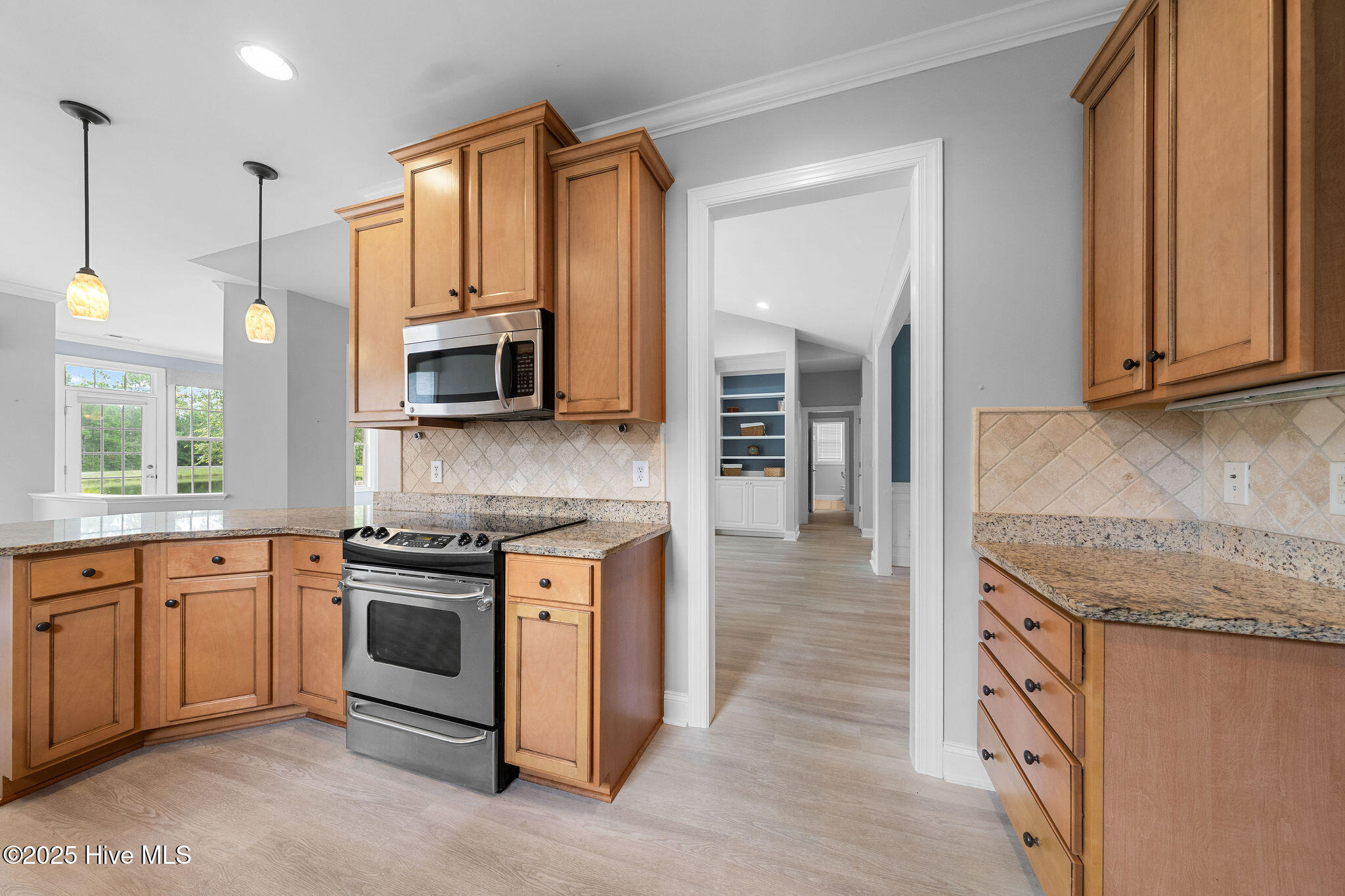 100524928 | Photo 16