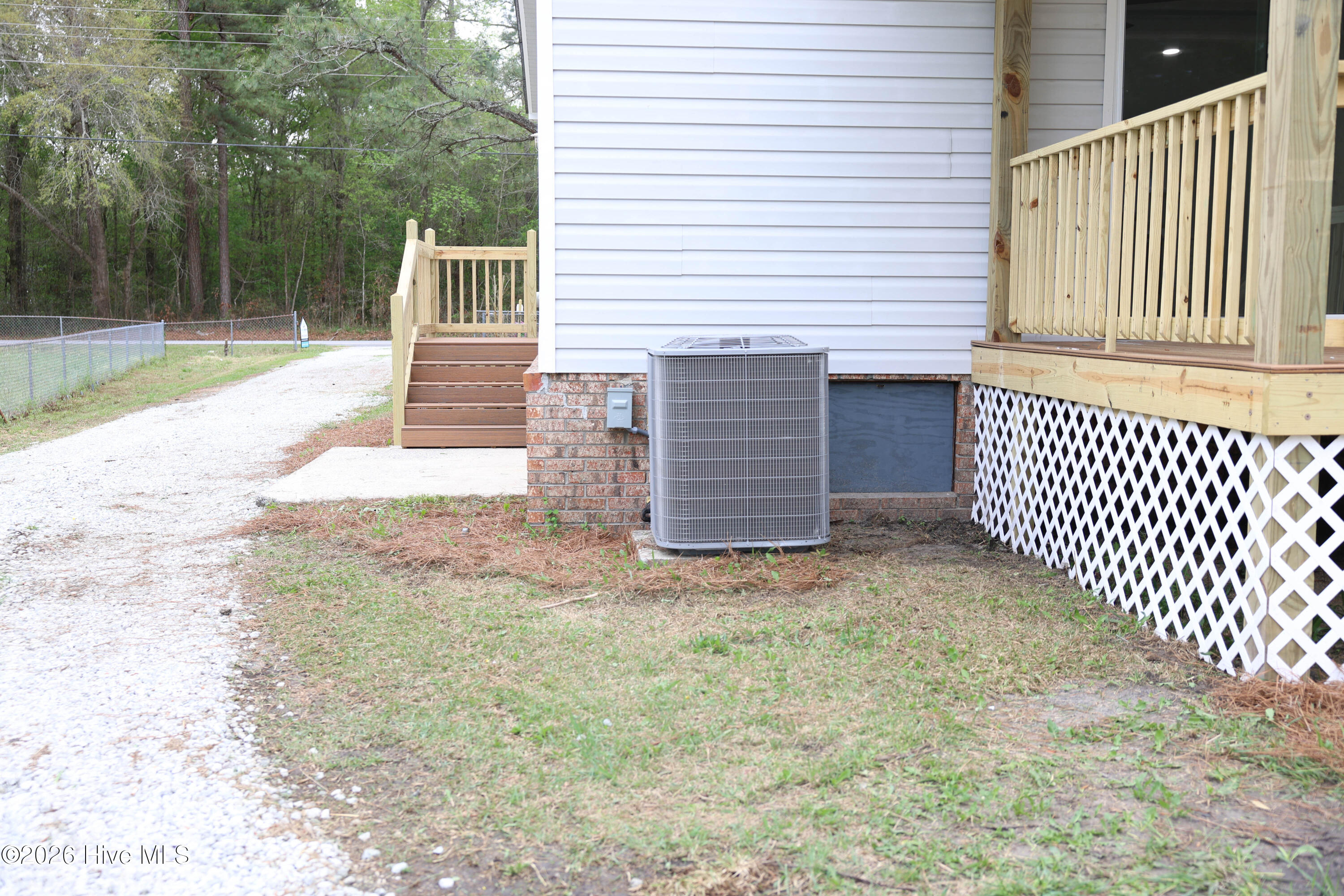 100567859 | Photo 40