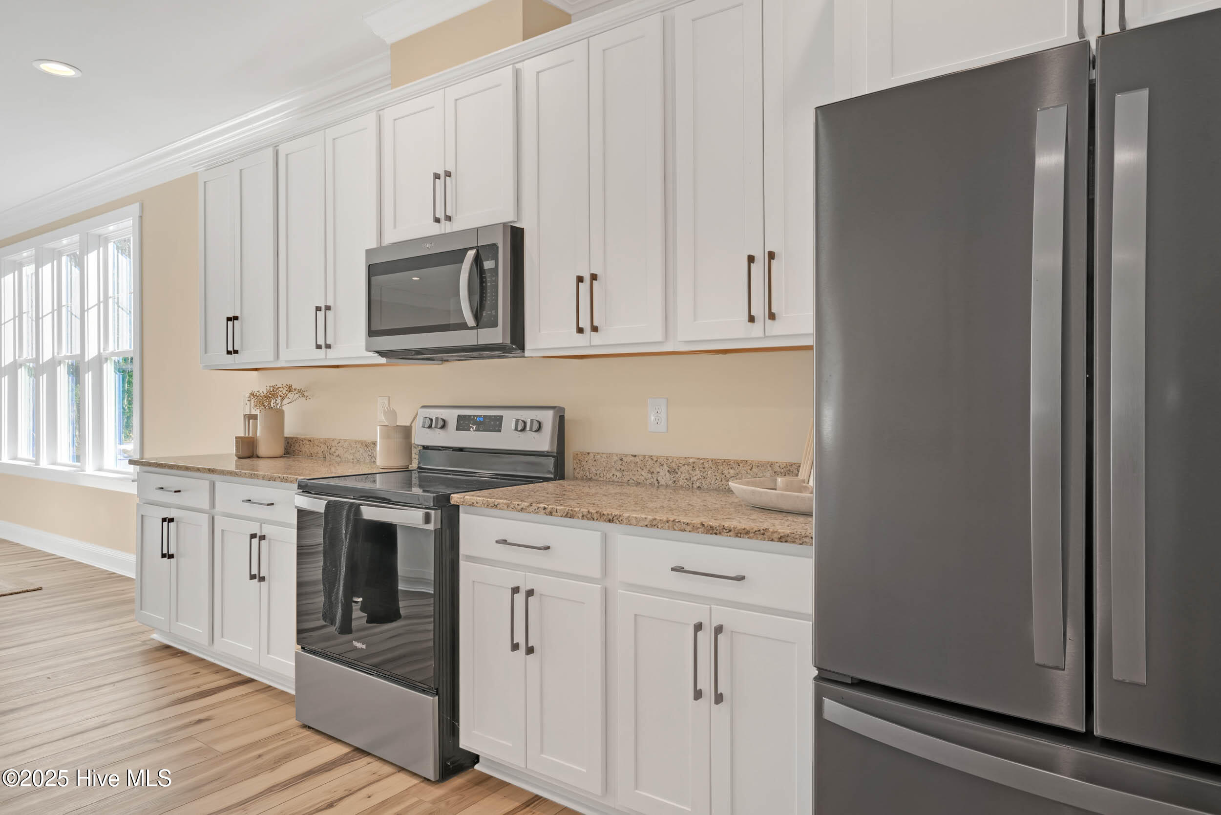 100460470 | Photo 24