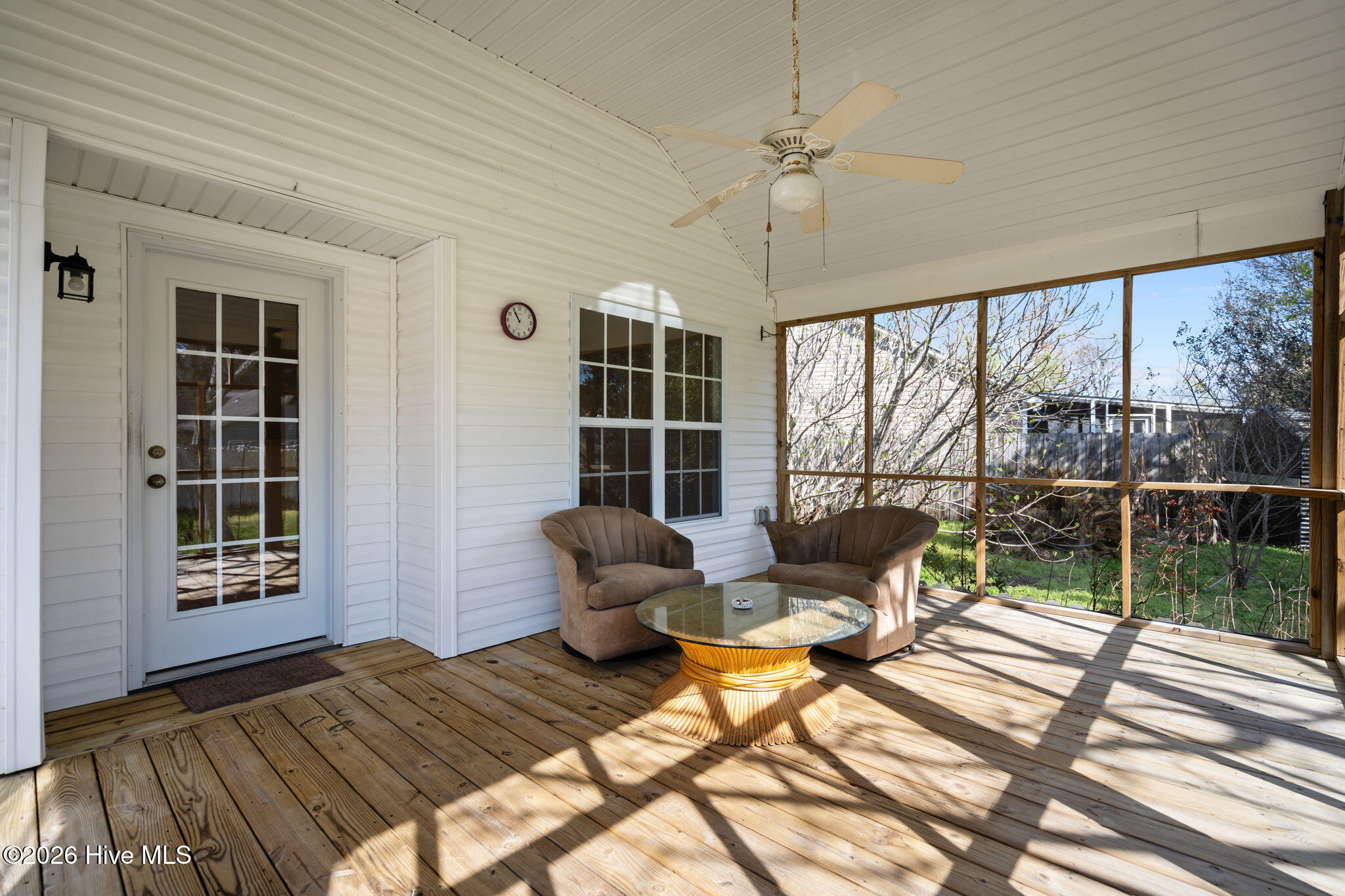 100560946 | Photo 34