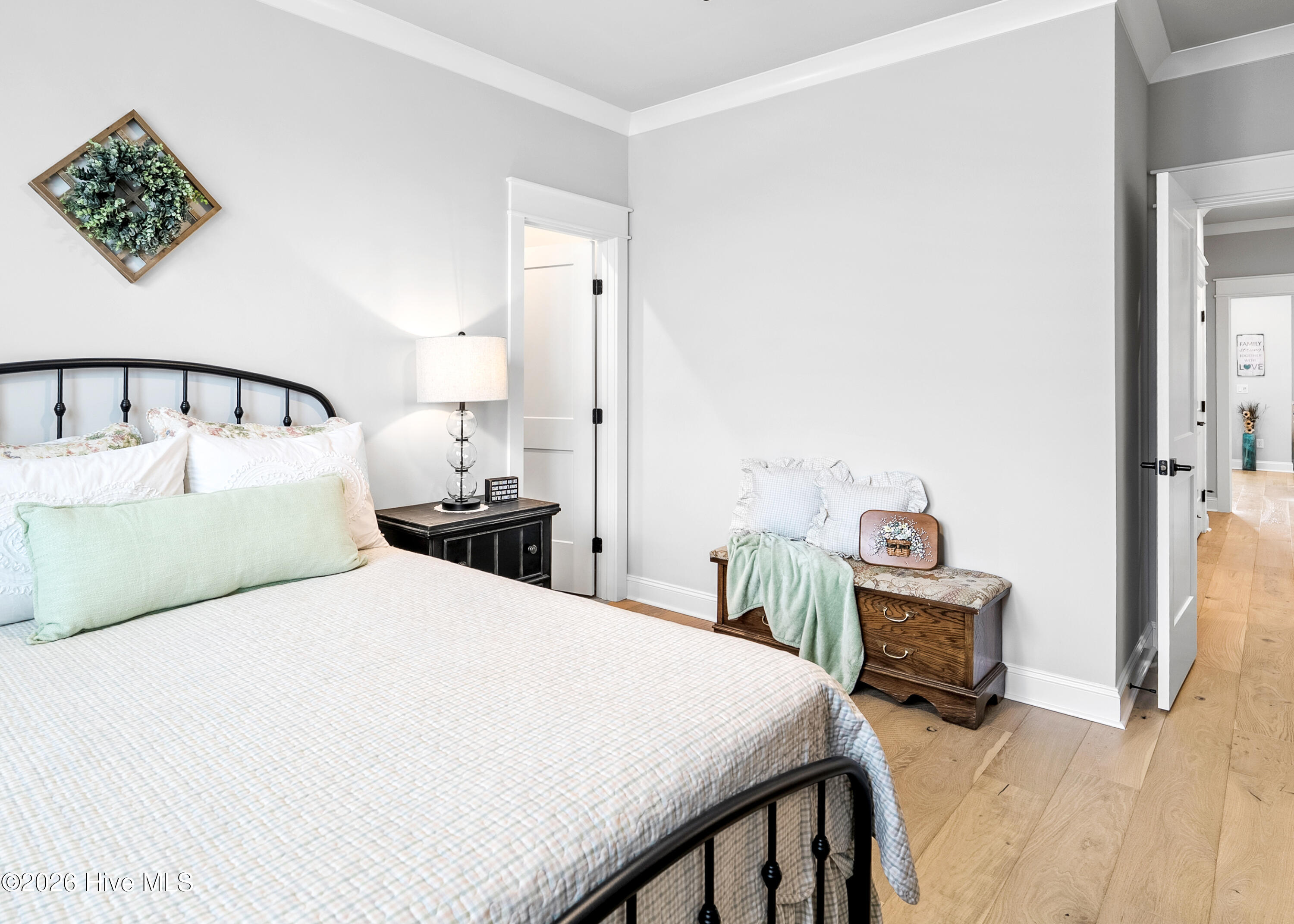 100549479 | Photo 45