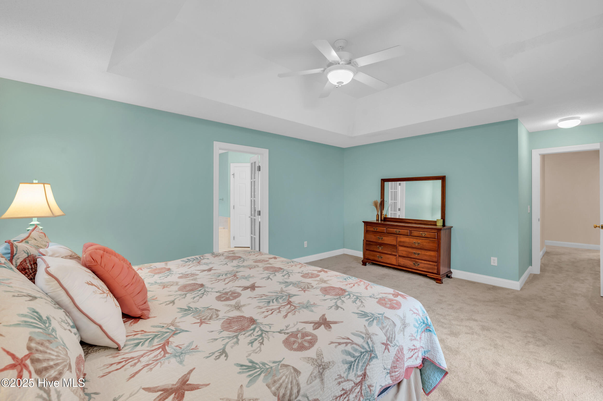 100542764 | Photo 22