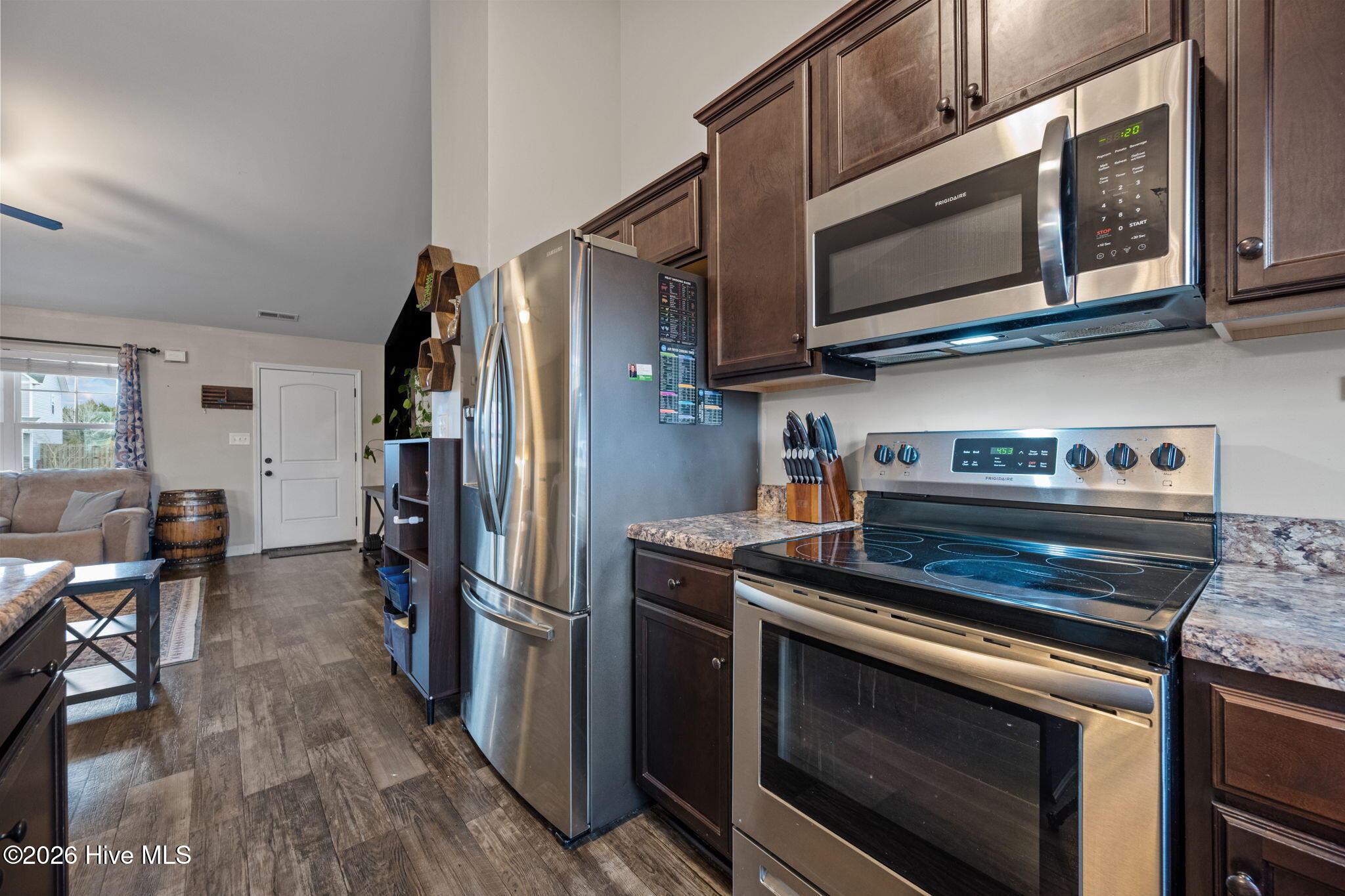 100552246 | Photo 18