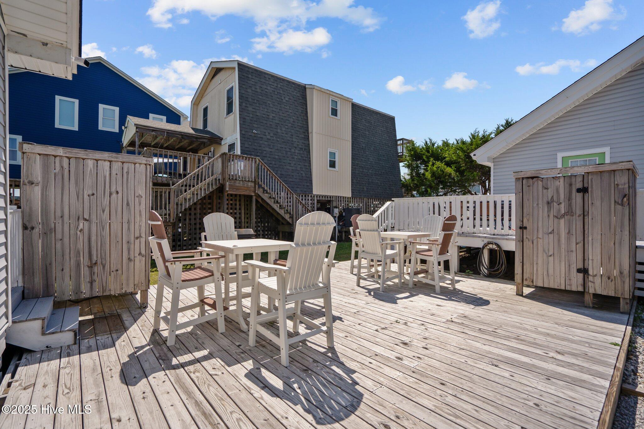 100537194 | Photo 151