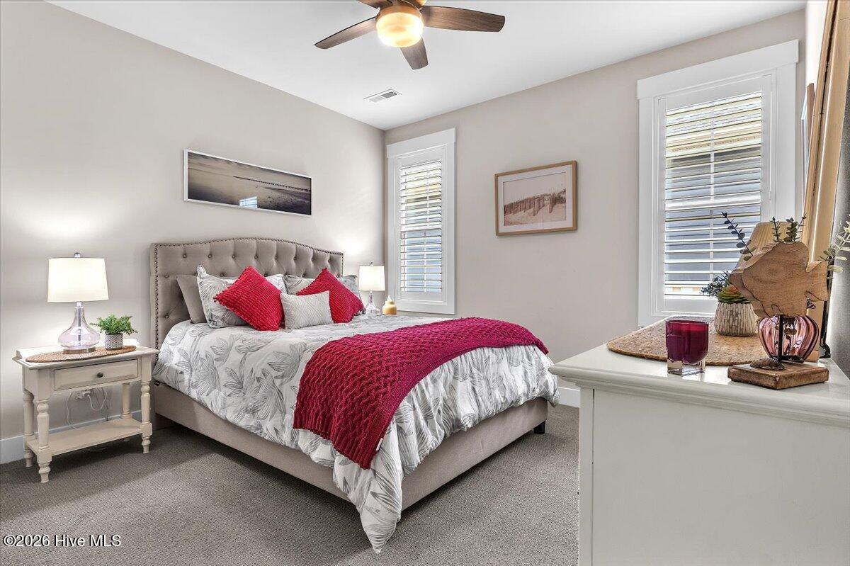 100558709 | Photo 62