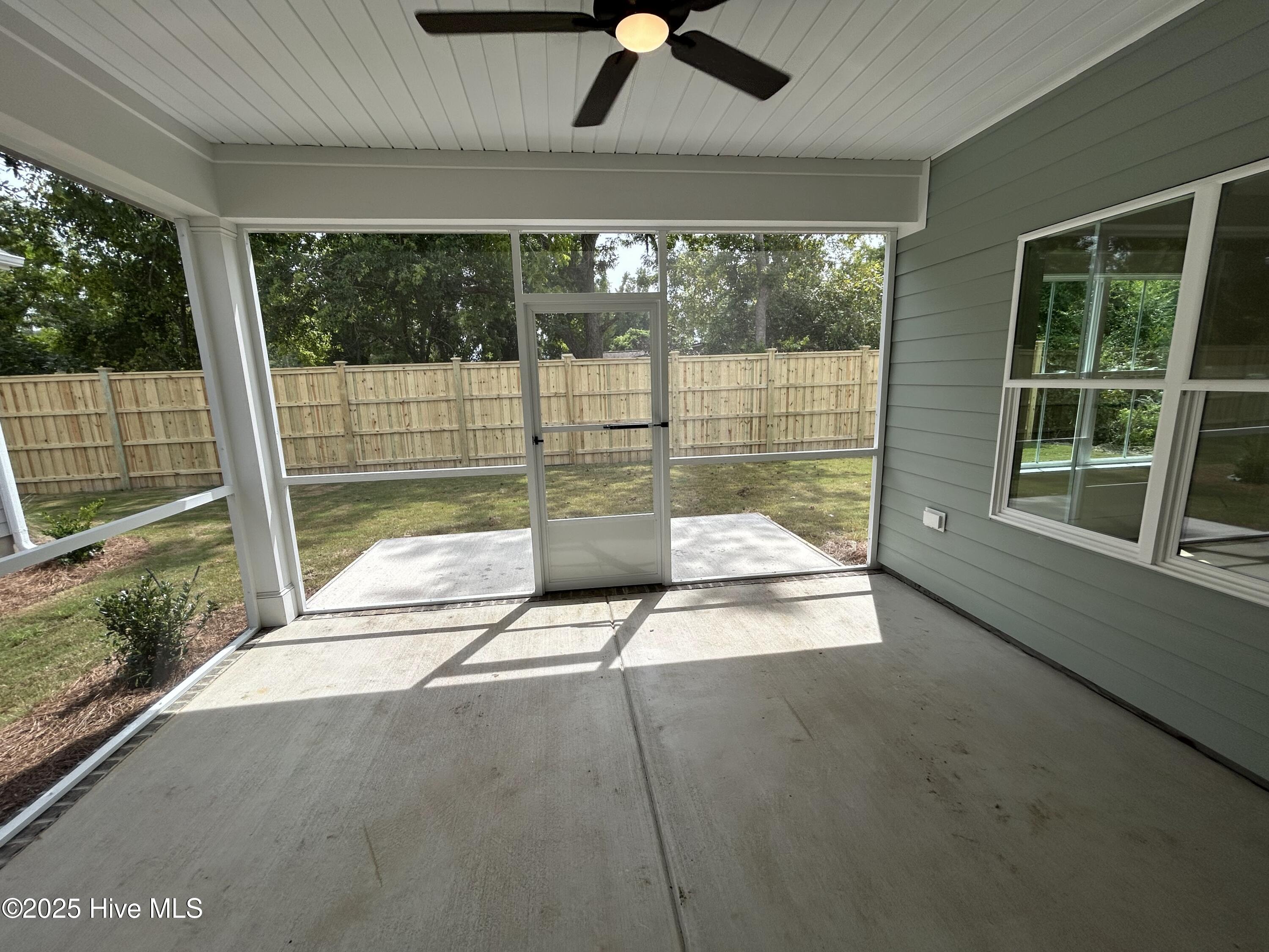 100520251 | Photo 27