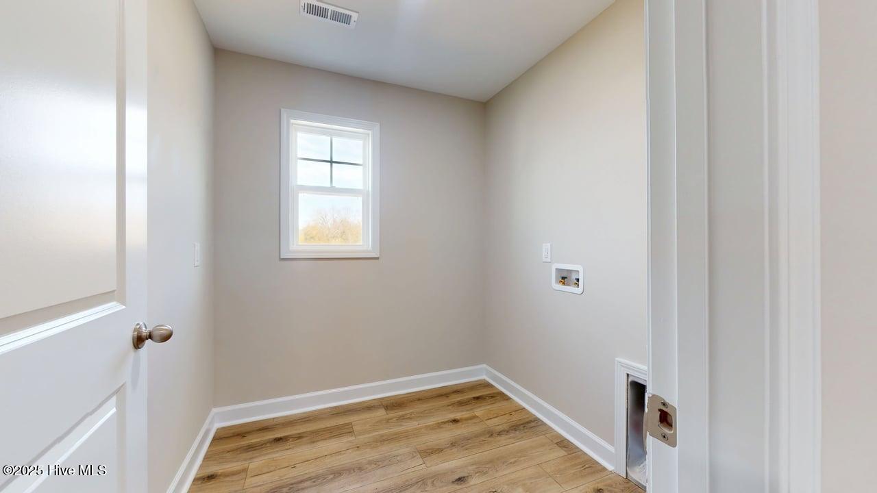 100542027 | Photo 40