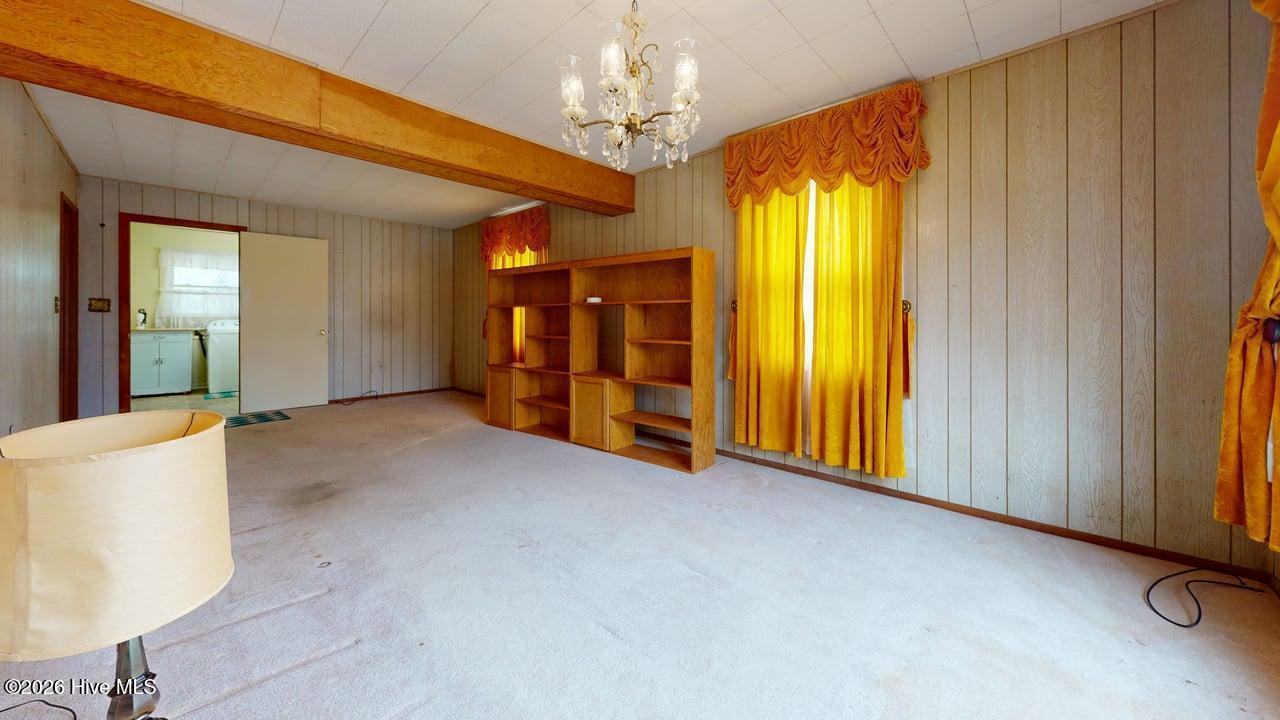 100563737 | Photo 10