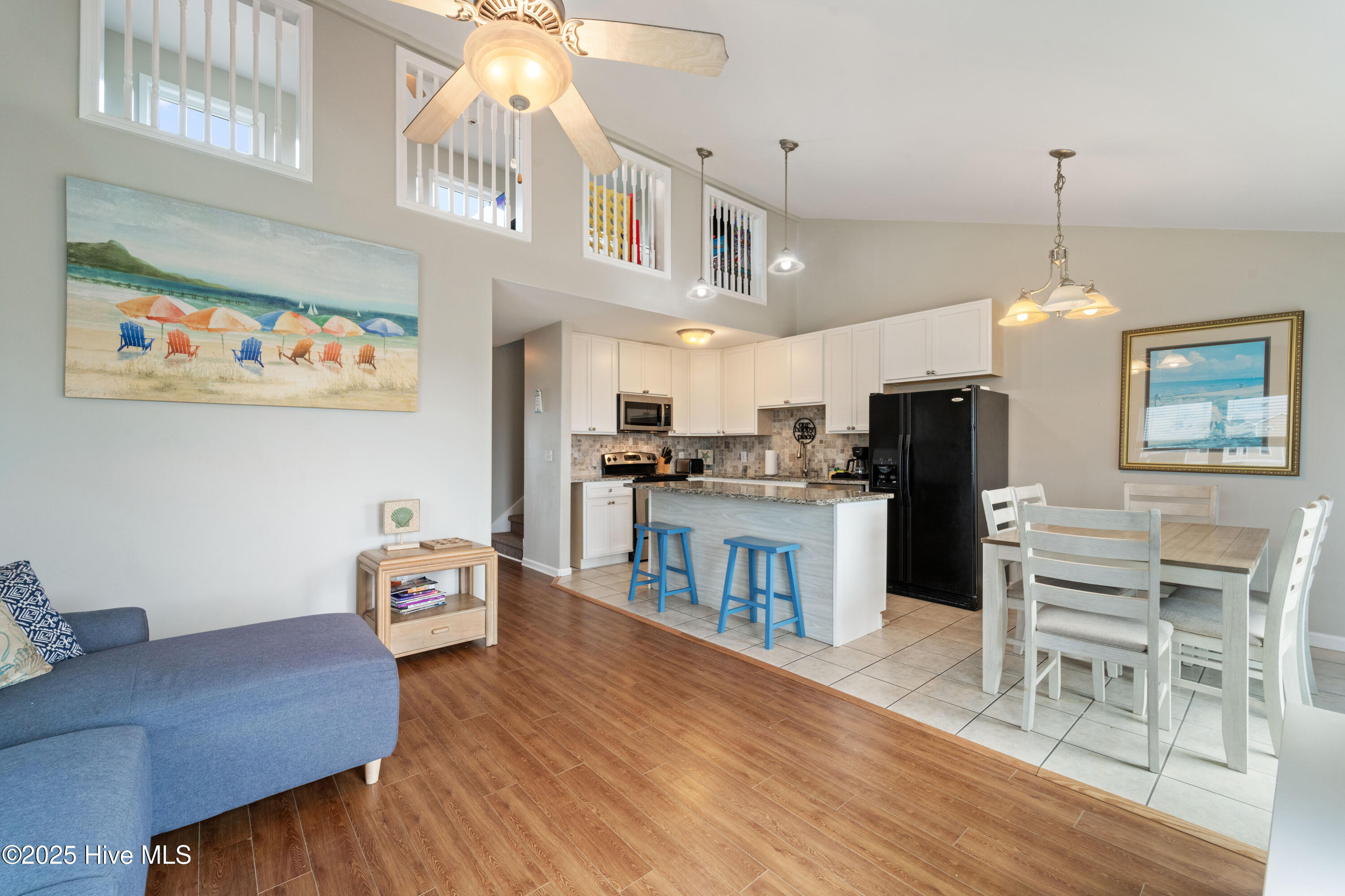 100533814 | Photo 130