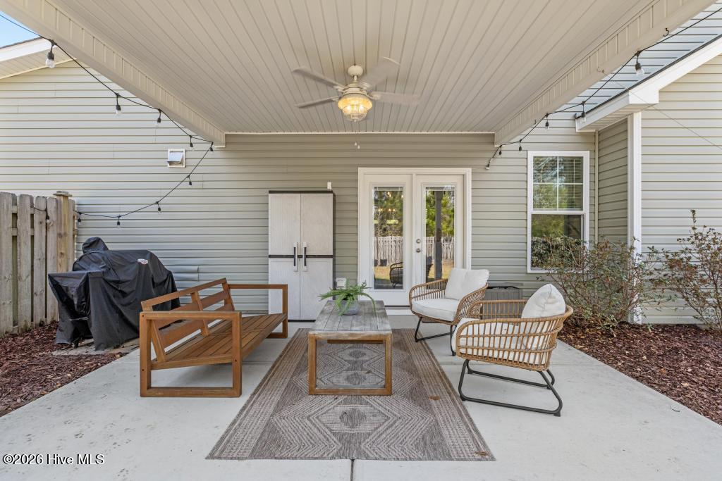 100560208 | Photo 37