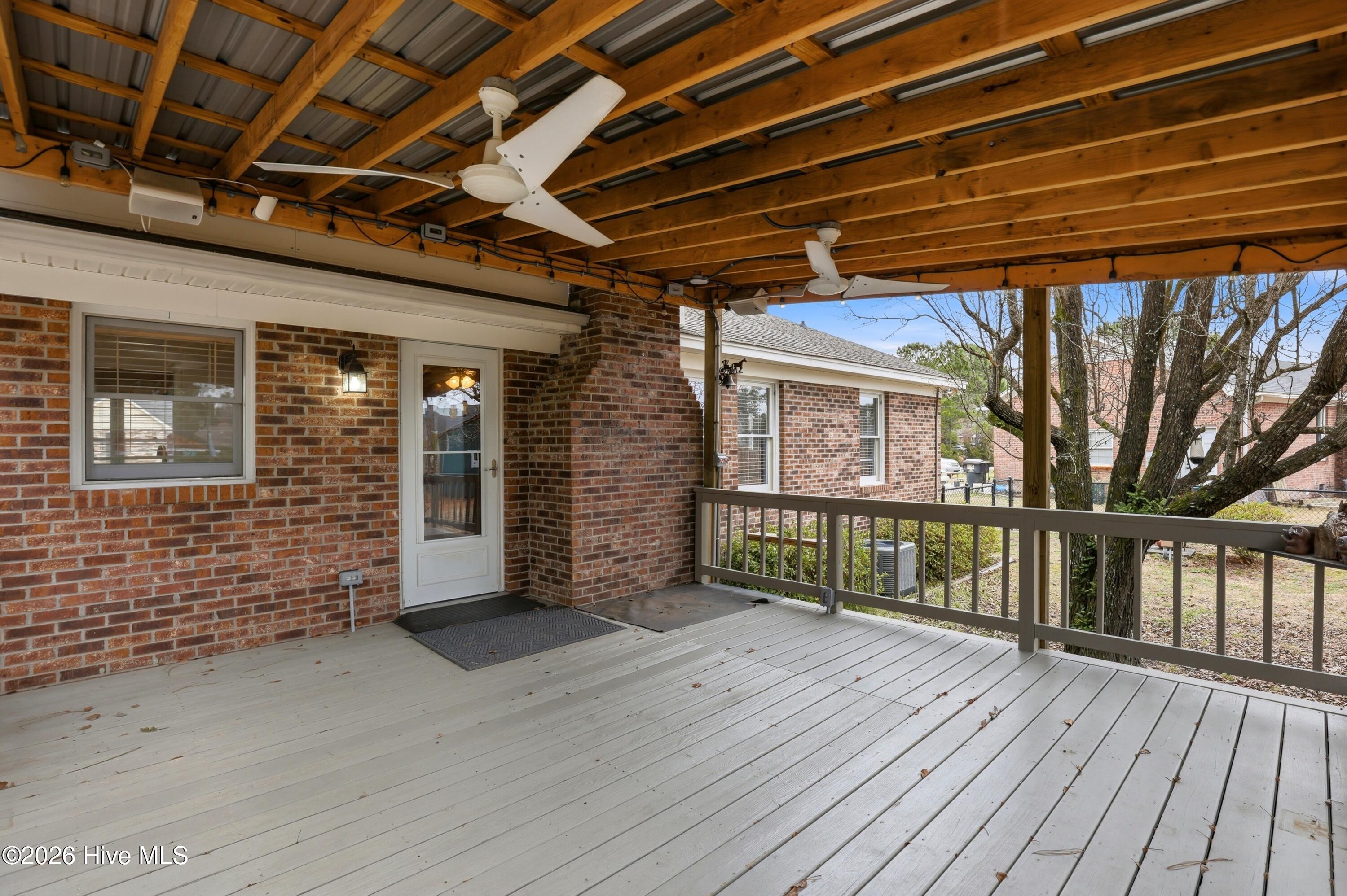 100553315 | Photo 26