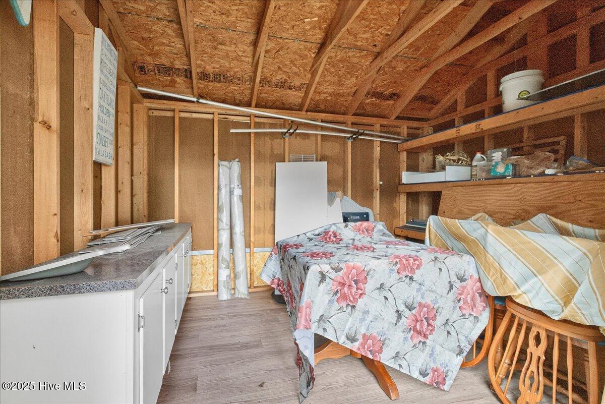 100534395 | Photo 41