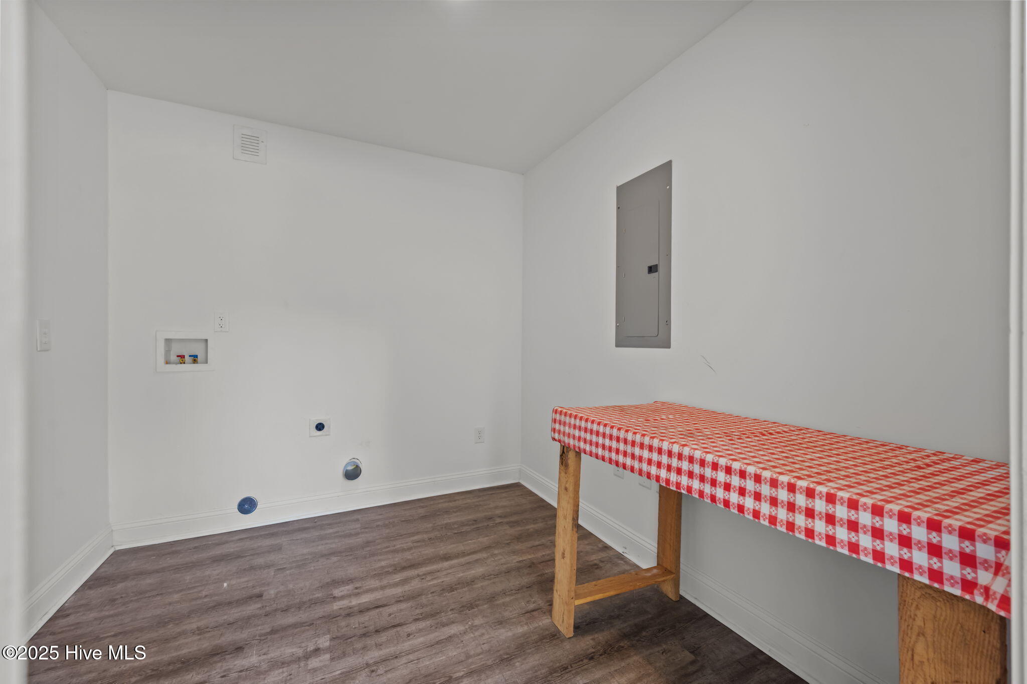 100535333 | Photo 26