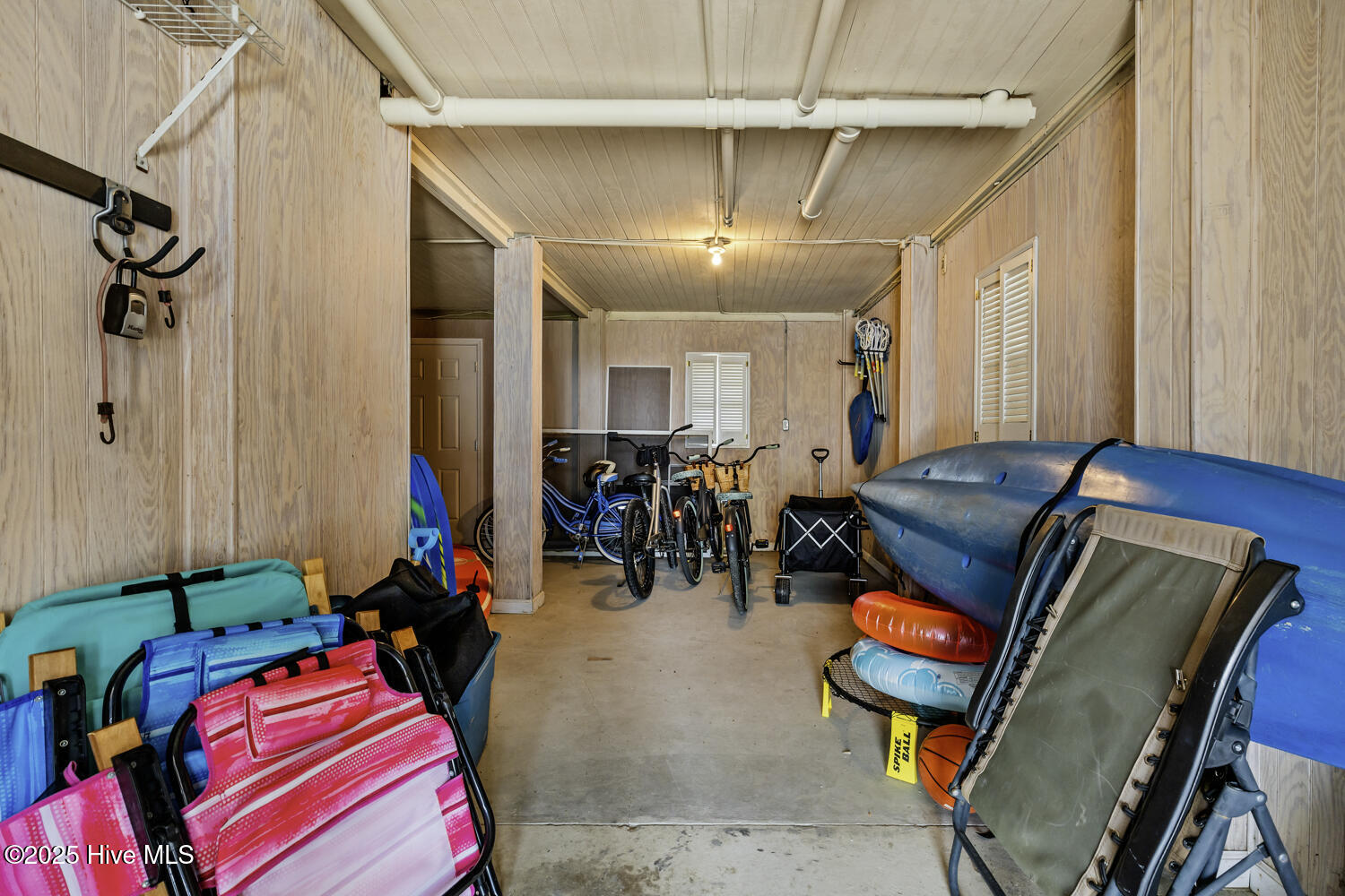 100525071 | Photo 35