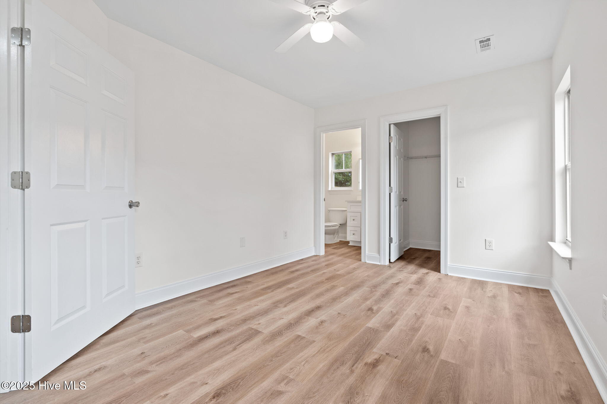 100542432 | Photo 14