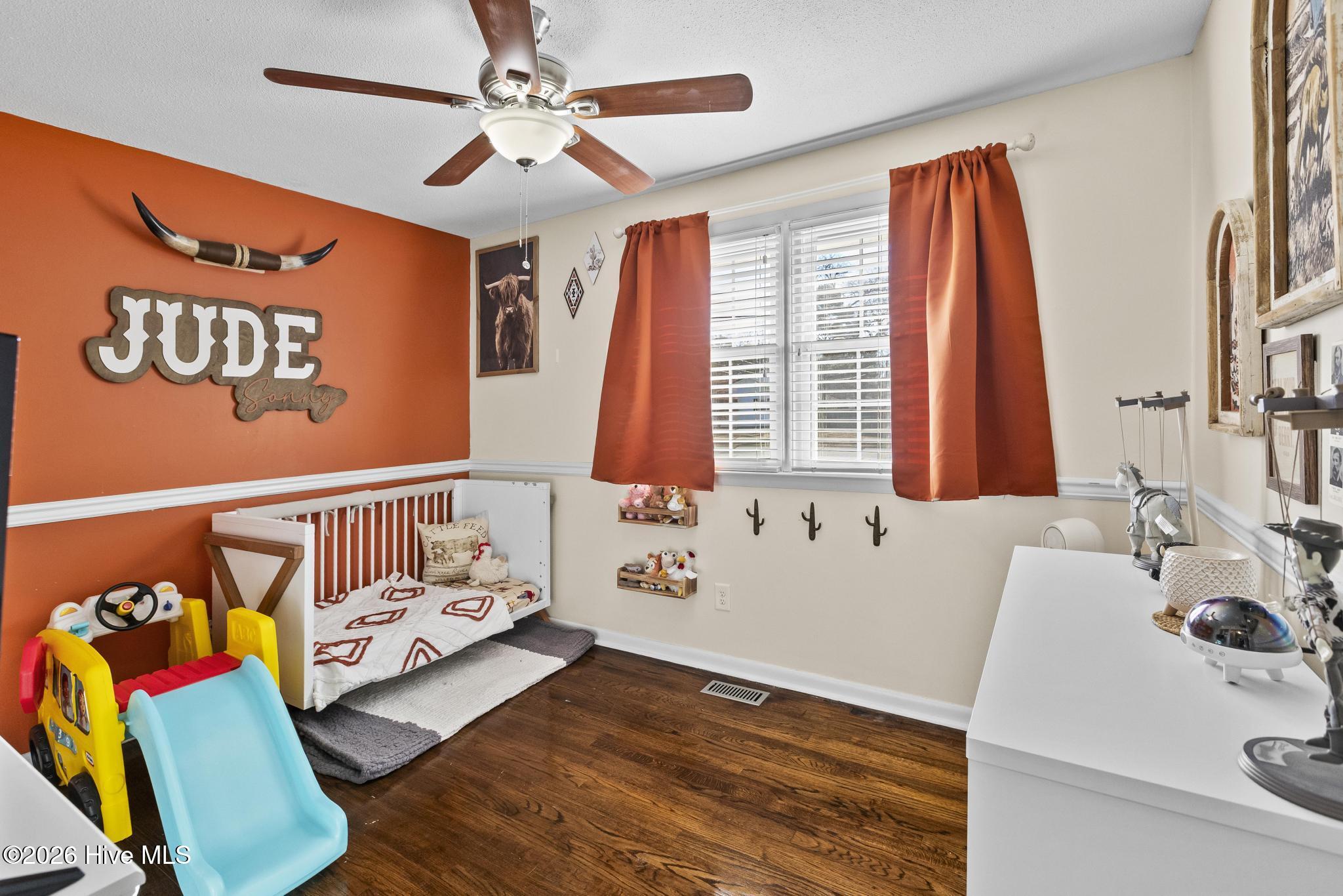 100553345 | Photo 23