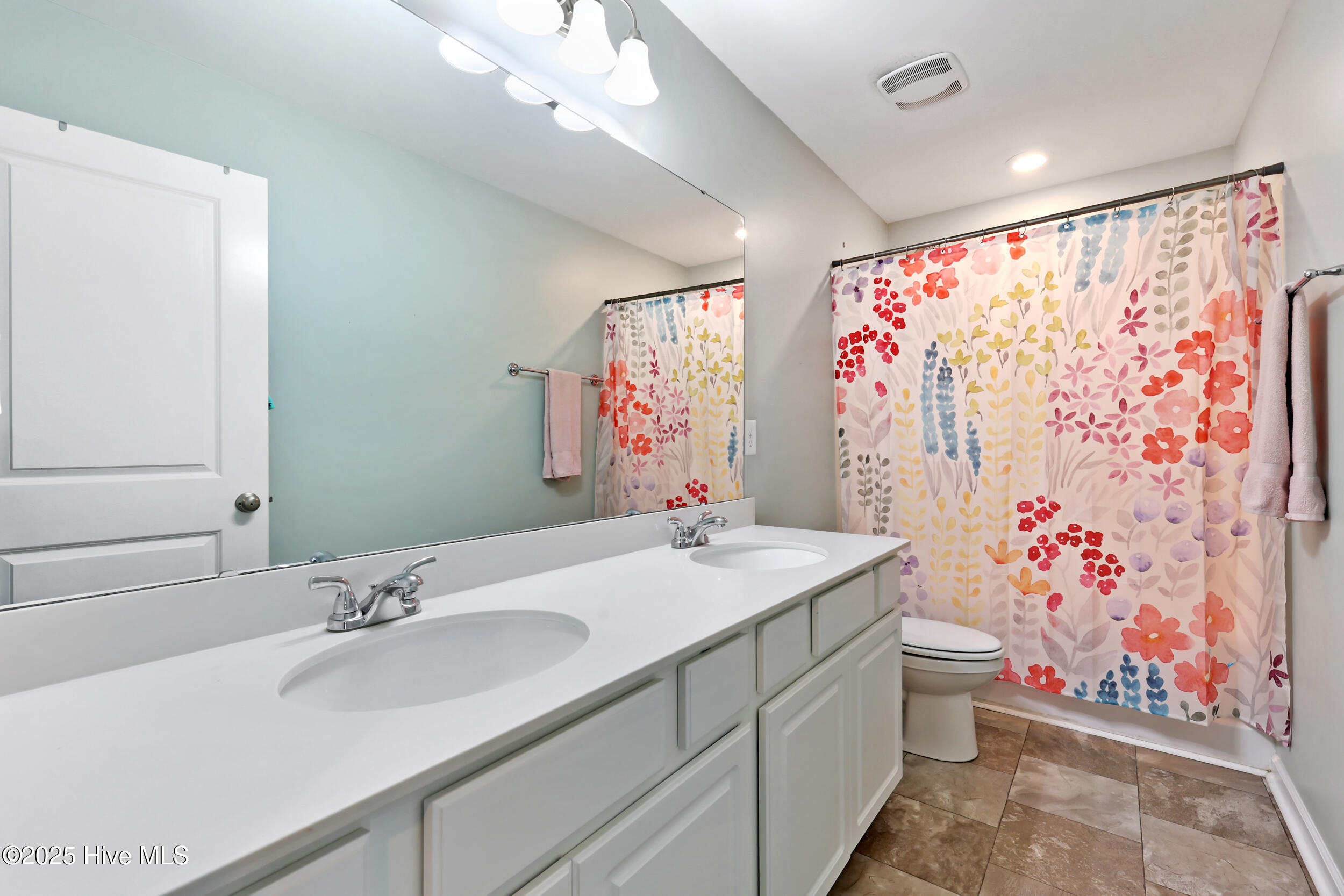 100554795 | Photo 22