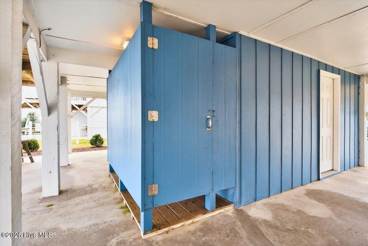 100550949 | Photo 43