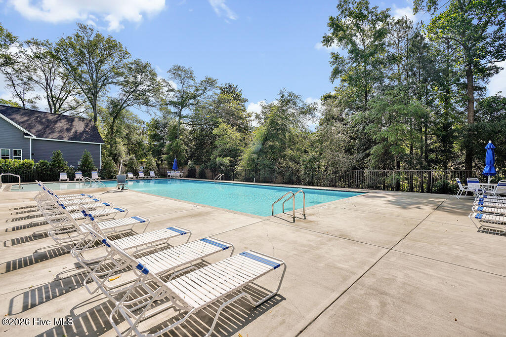 100549849 | Photo 57