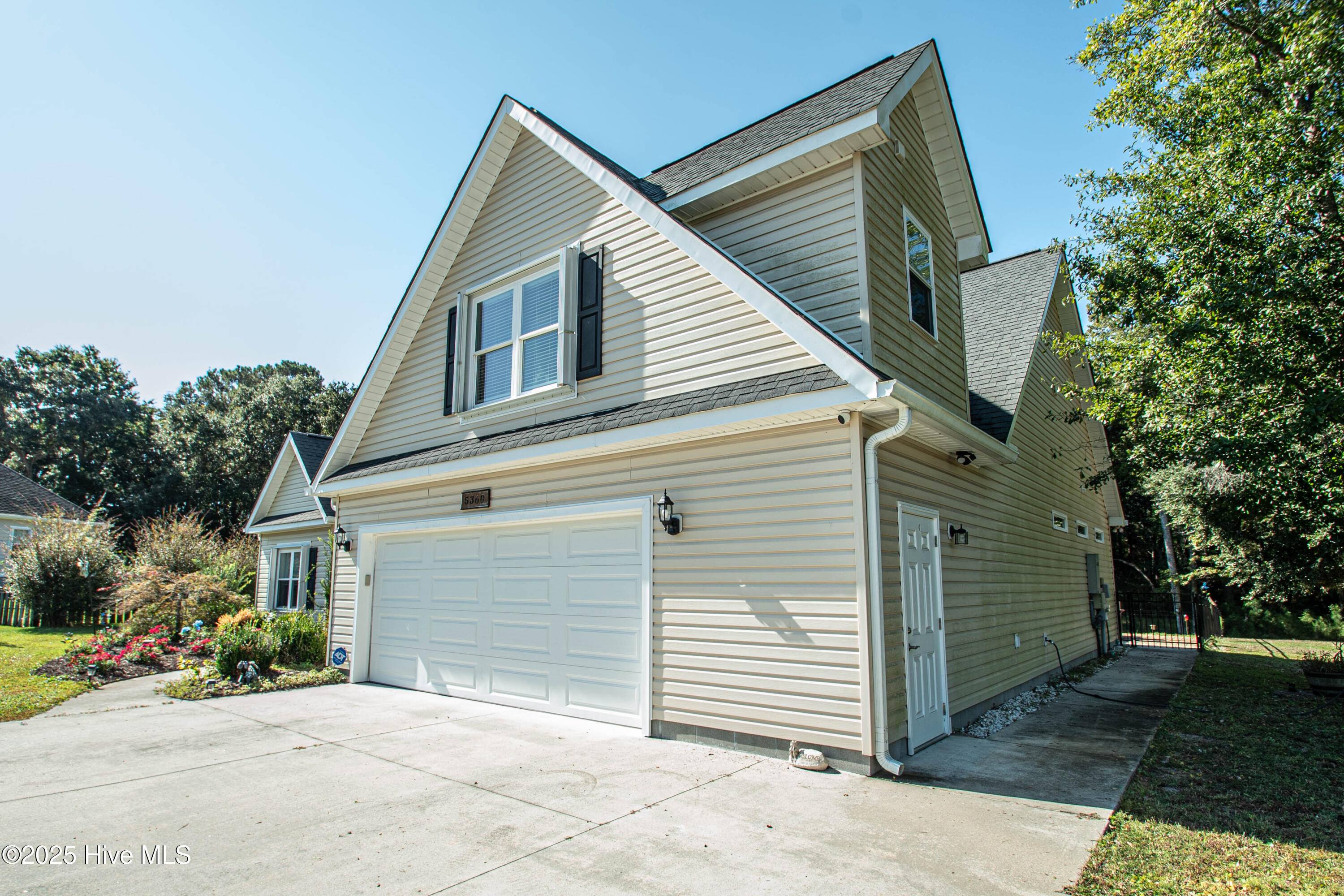 100544337 | Photo 14