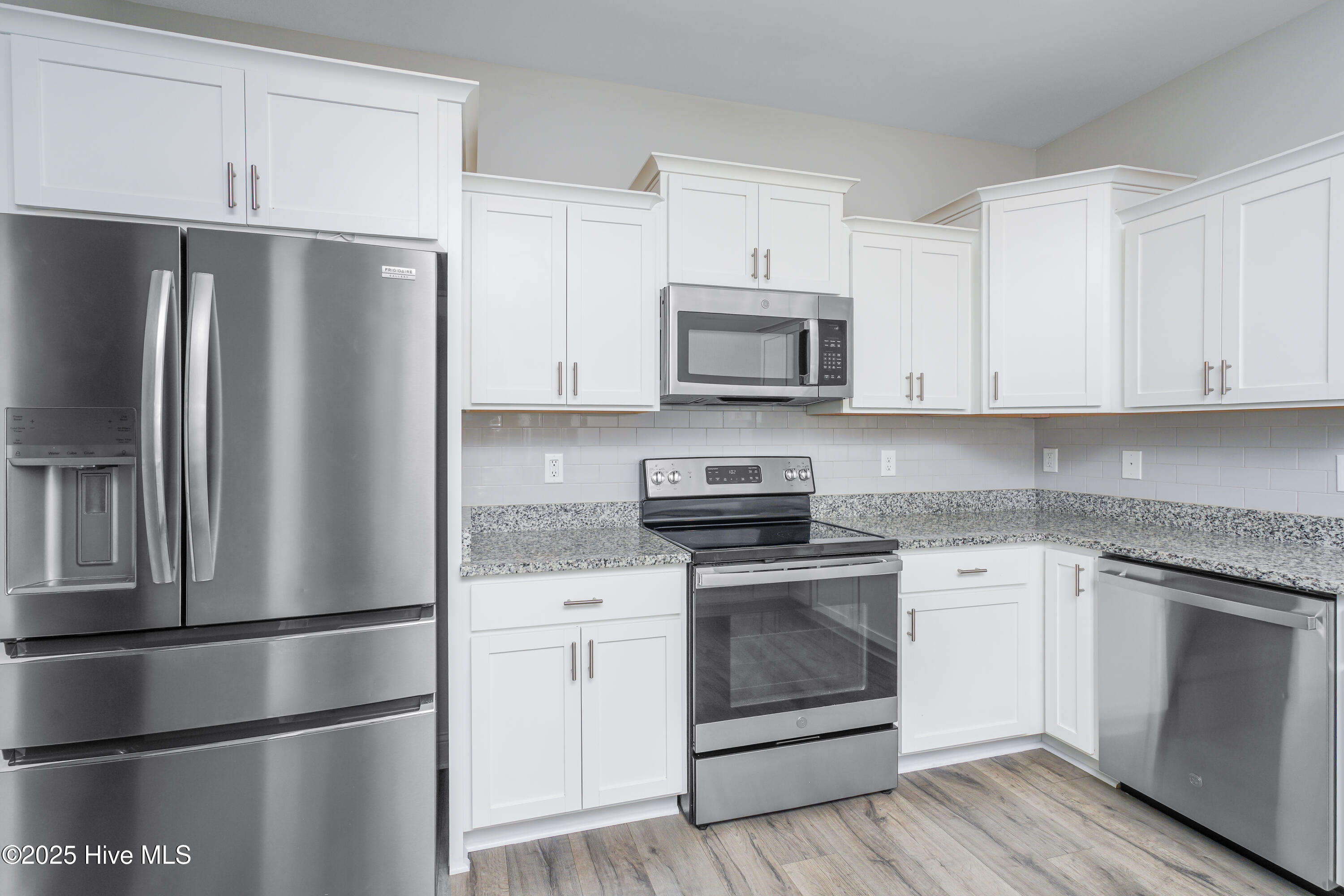 100536603 | Photo 12