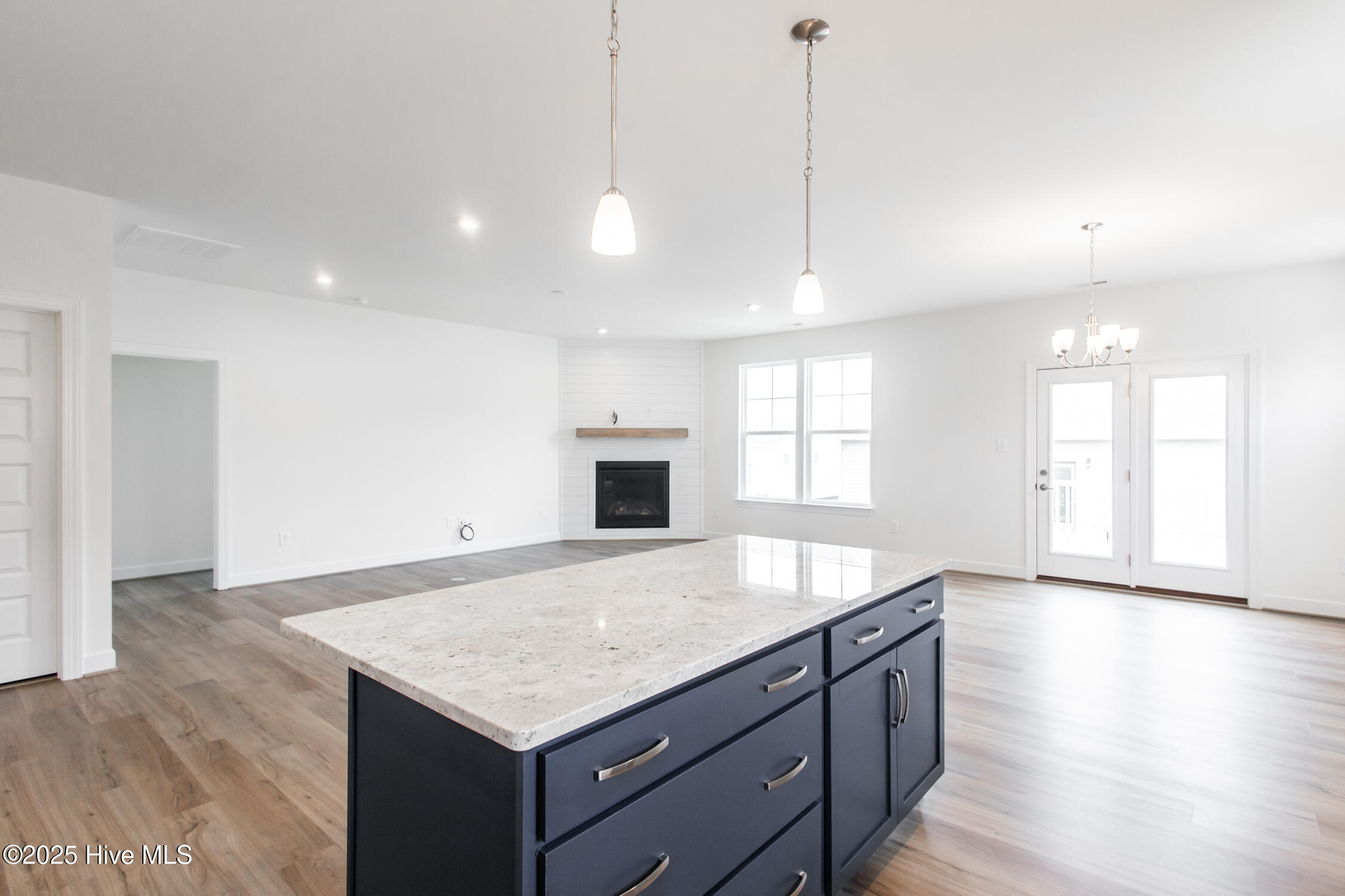 1712 Galley Place-13